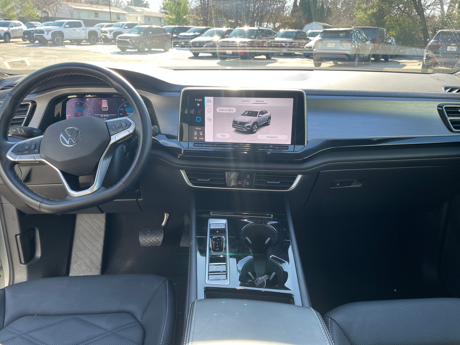 Thumbnail: 2025 Volkswagen Atlas - 3