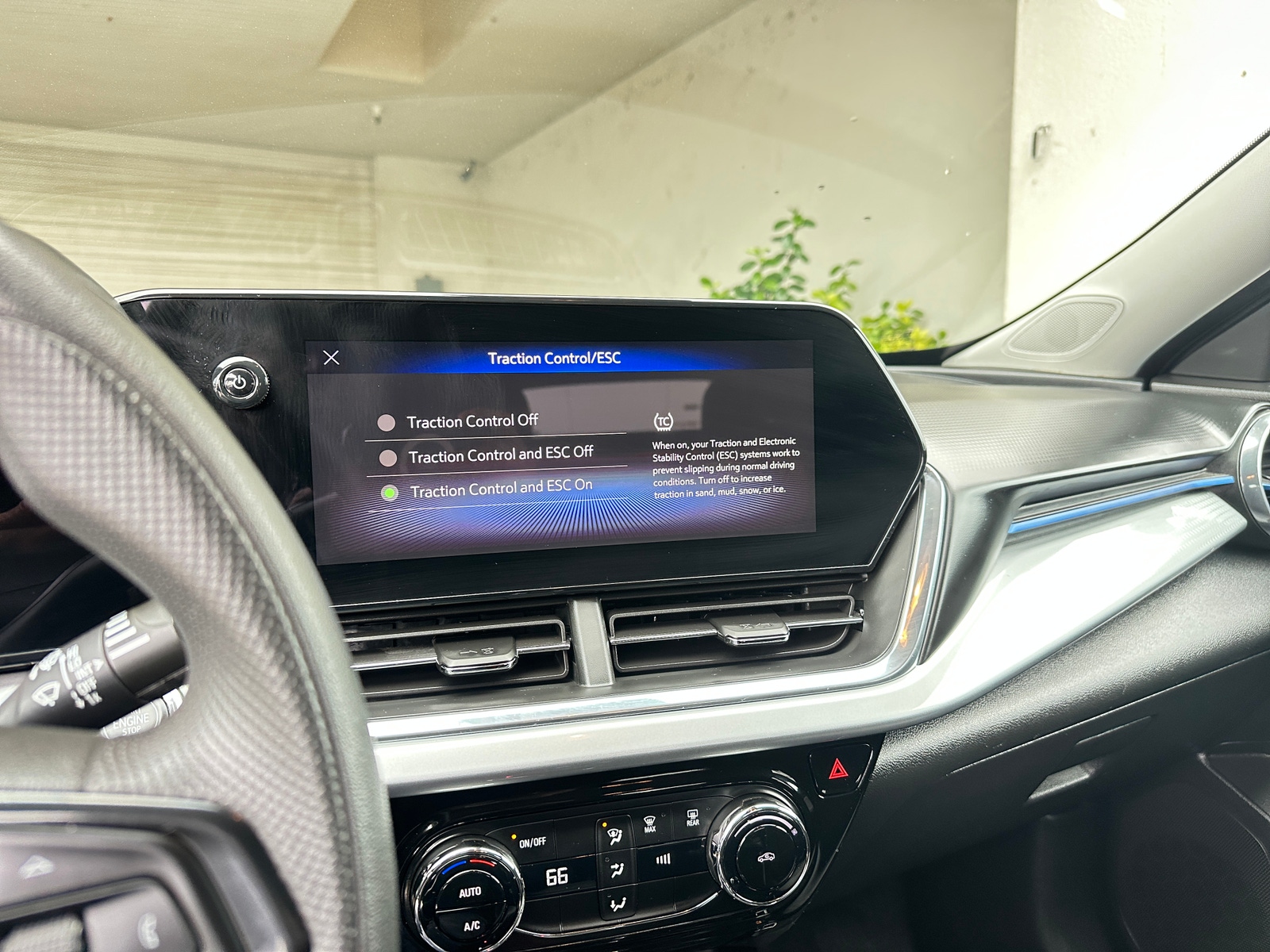 Thumbnail: 2025 Chevrolet Trax - 4