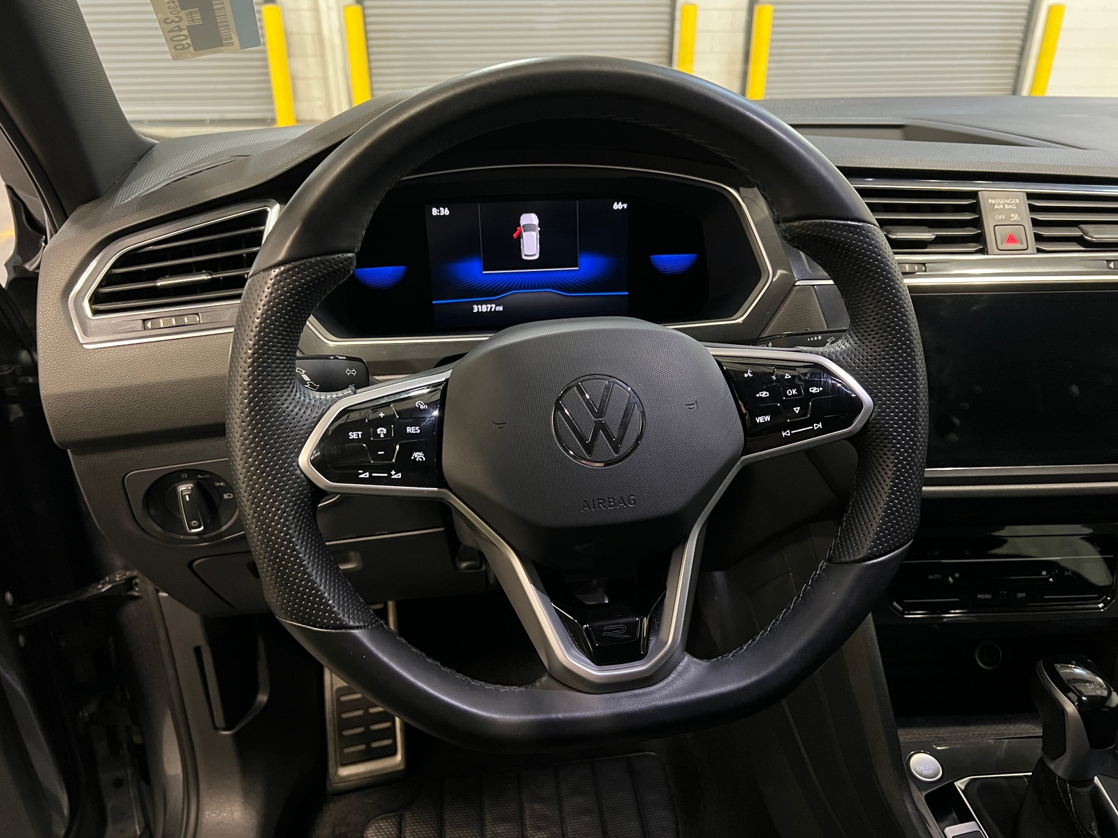 Thumbnail: 2022 Volkswagen Tiguan - 4