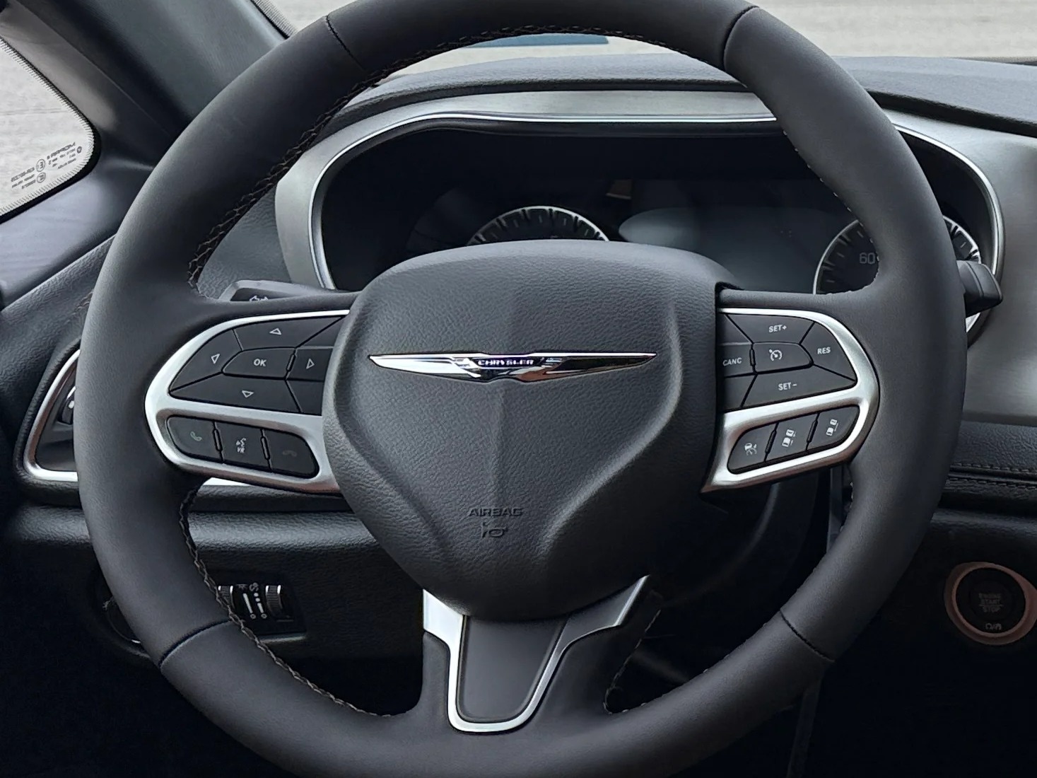 Thumbnail: 2026 Chrysler Pacifica - 4