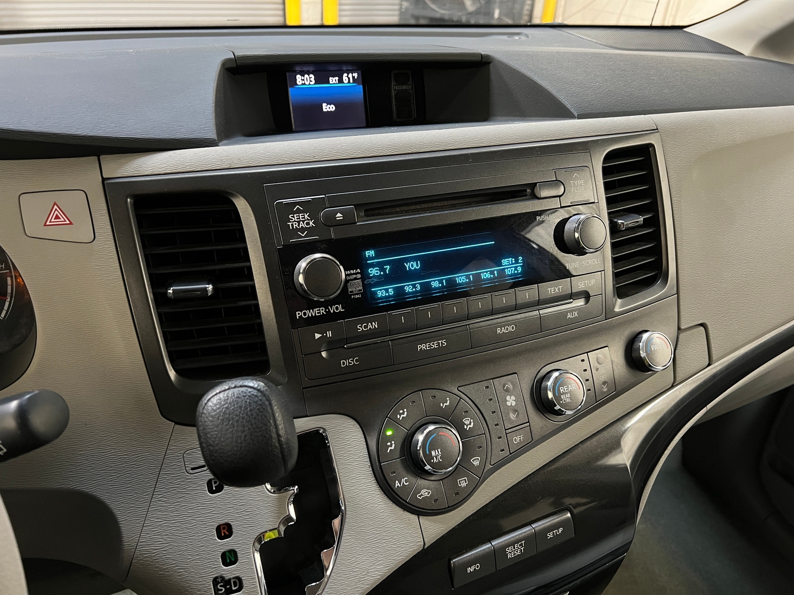 Thumbnail: 2012 Toyota Sienna - 4