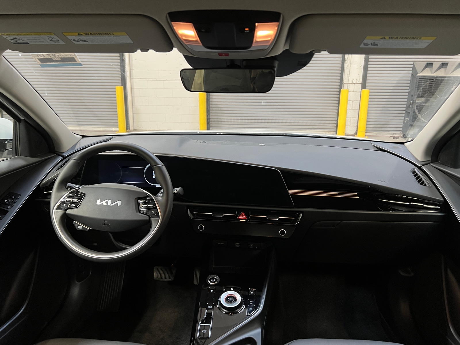 Thumbnail: 2023 Kia Niro - 3