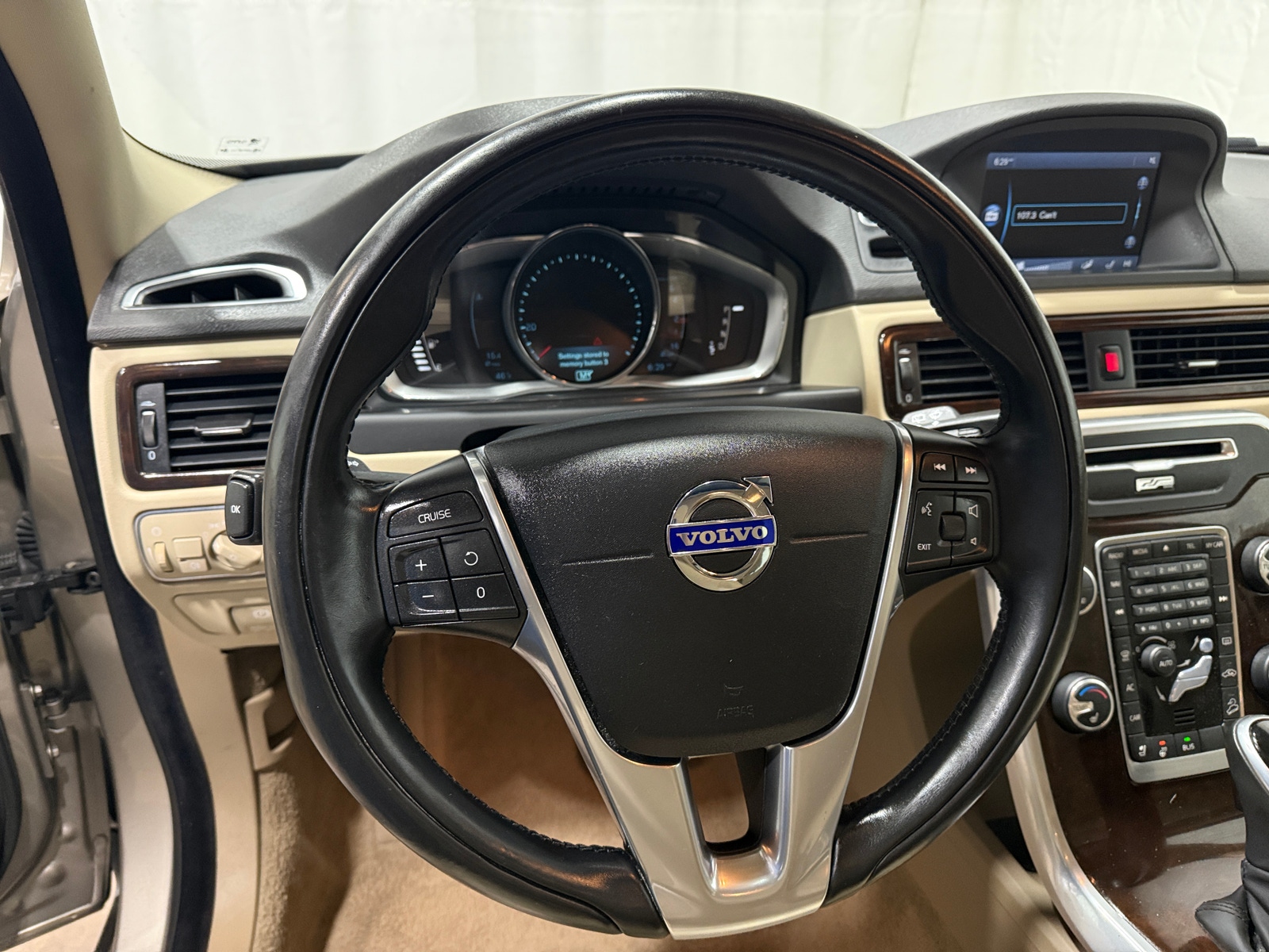 Thumbnail: 2015 Volvo XC70 - 4