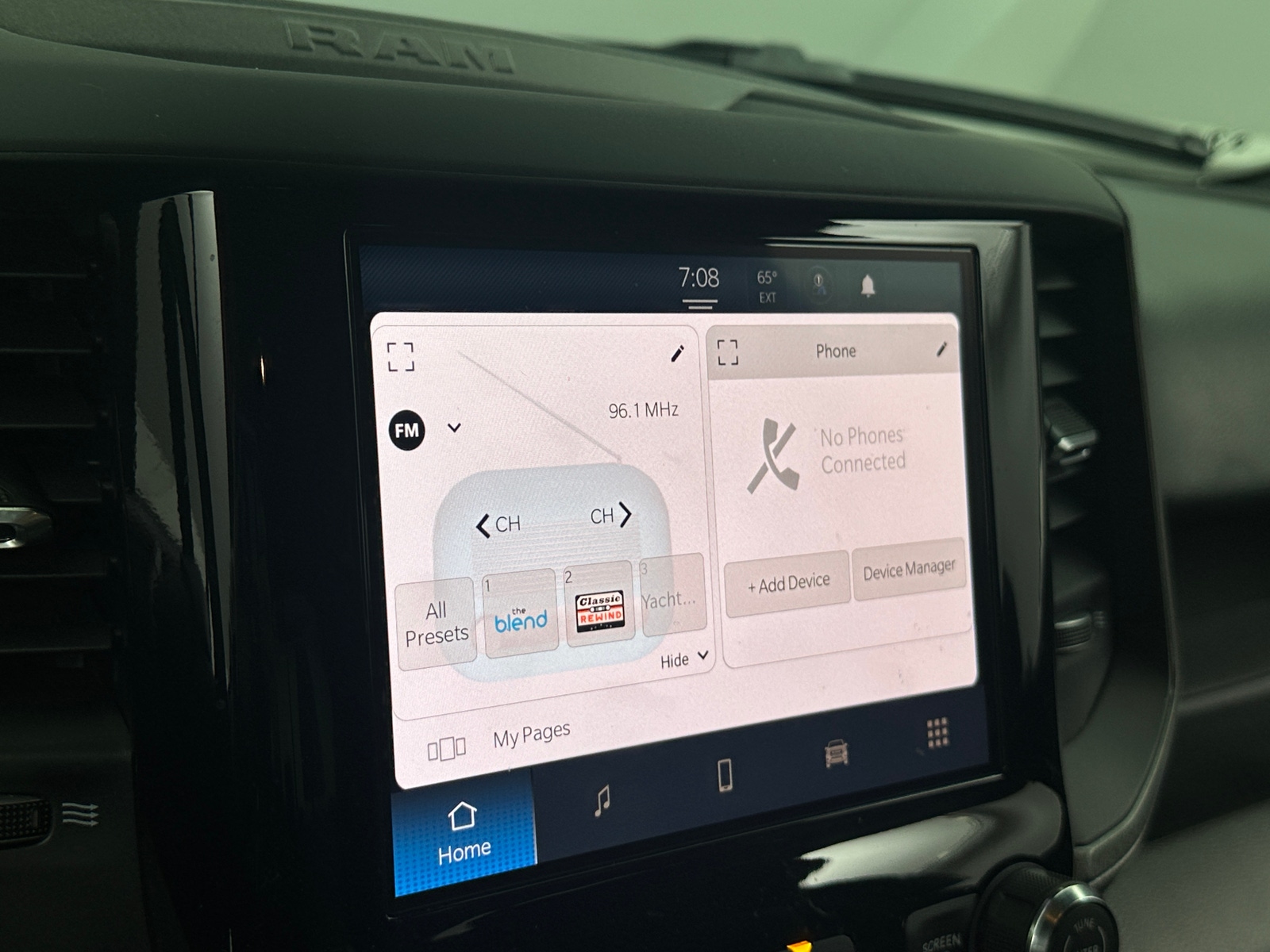 Thumbnail: 2025 RAM 1500 - 4