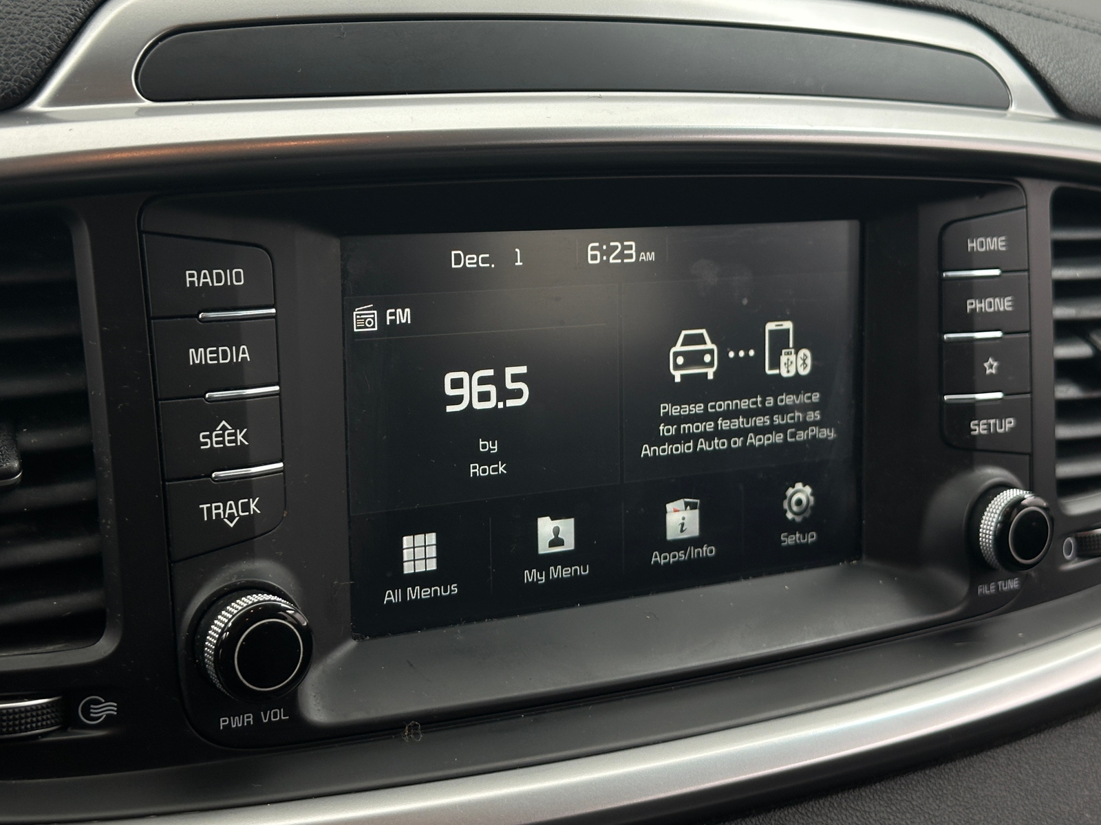 Thumbnail: 2019 Kia Sorento - 4