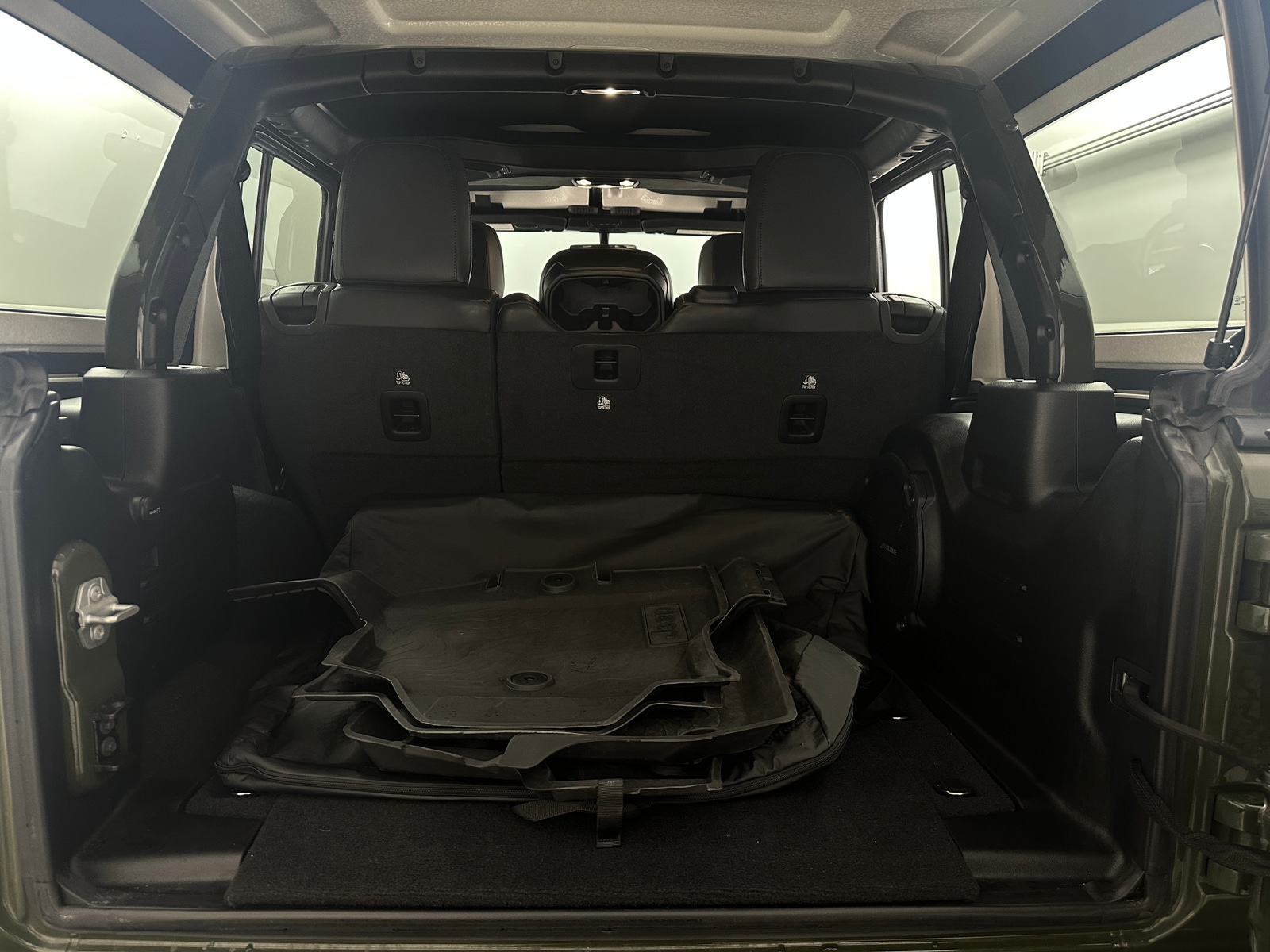 Thumbnail: 2022 Jeep Wrangler - 6