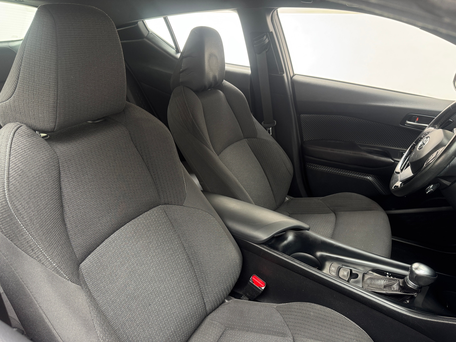 Thumbnail: 2018 Toyota C-HR - 2