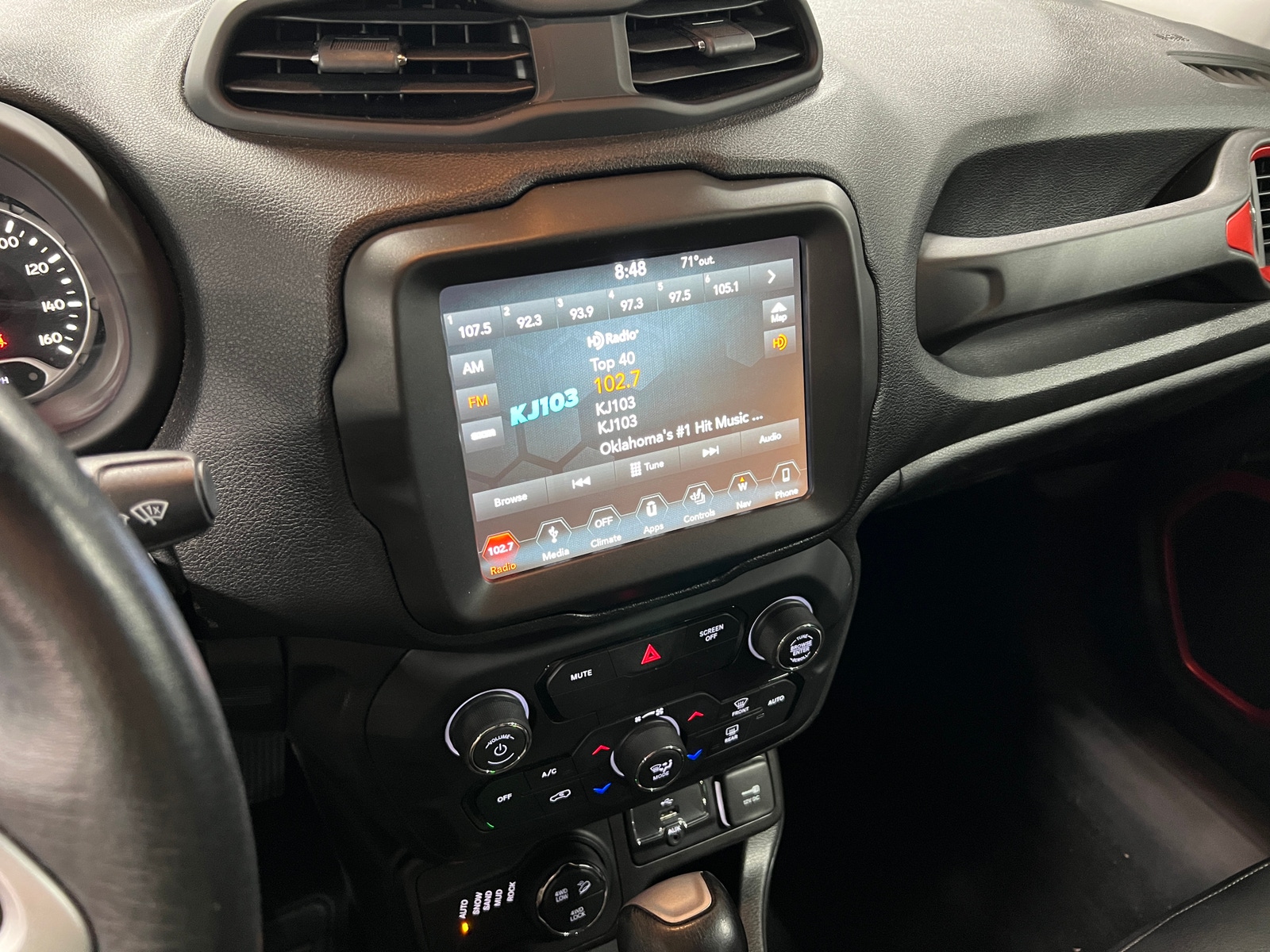 Thumbnail: 2019 Jeep Renegade - 3