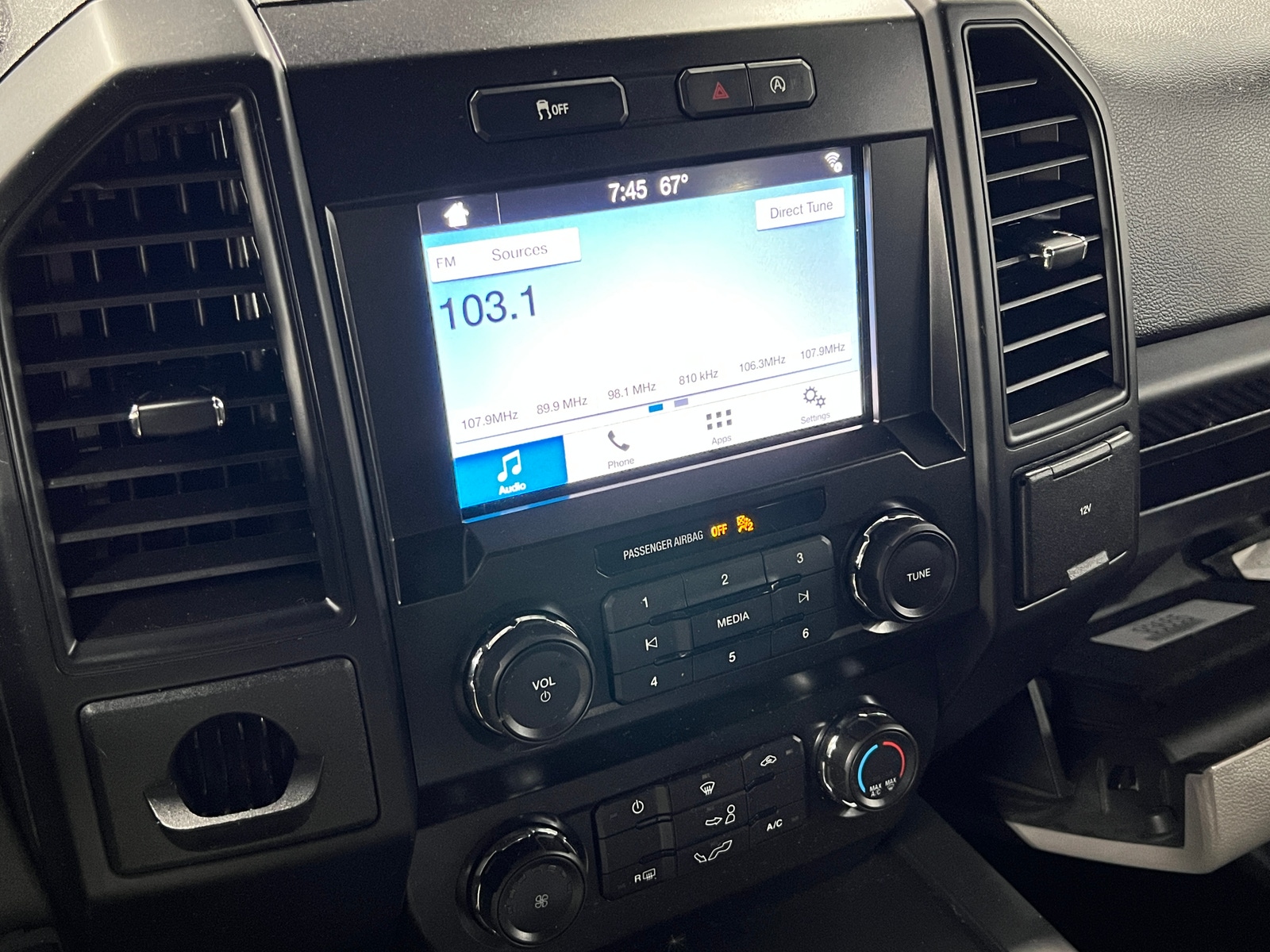 Thumbnail: 2019 Ford Econoline - 4