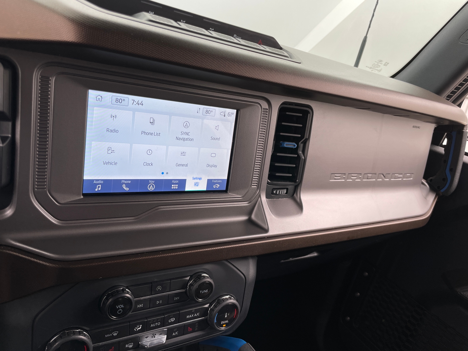 Thumbnail: 2022 Ford Bronco - 3