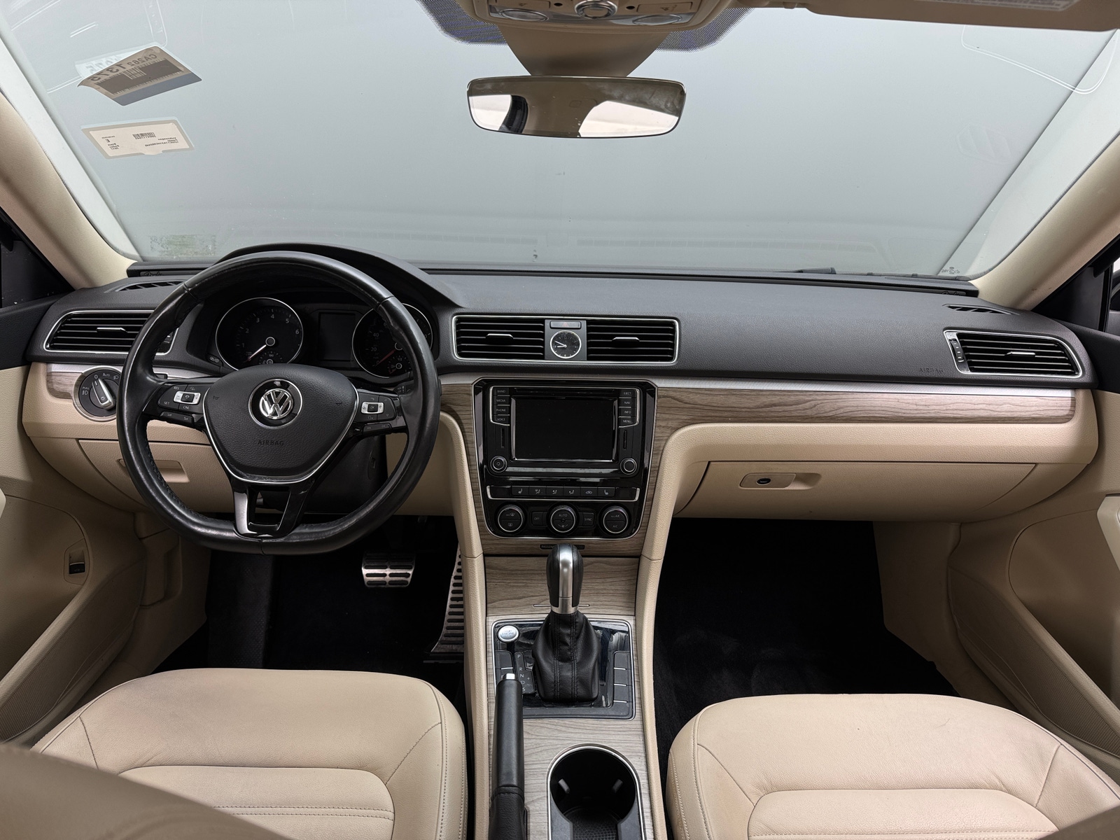 Thumbnail: 2017 Volkswagen Passat - 2