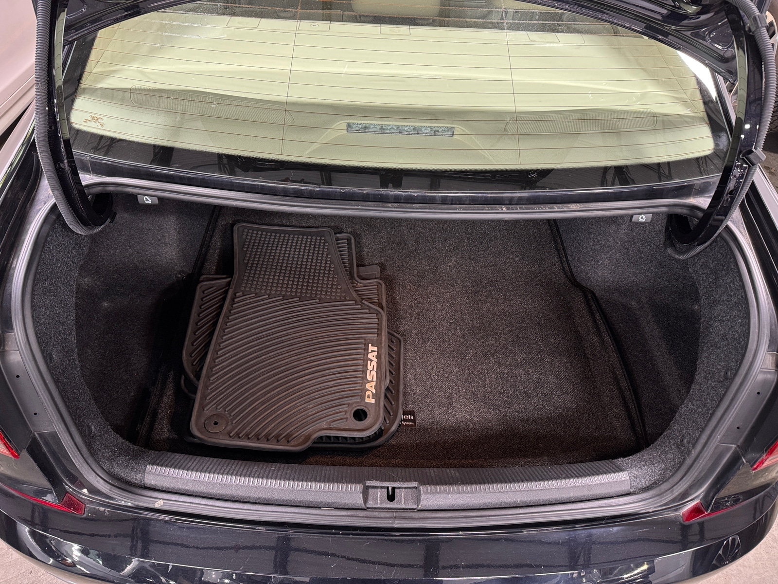 Thumbnail: 2017 Volkswagen Passat - 6