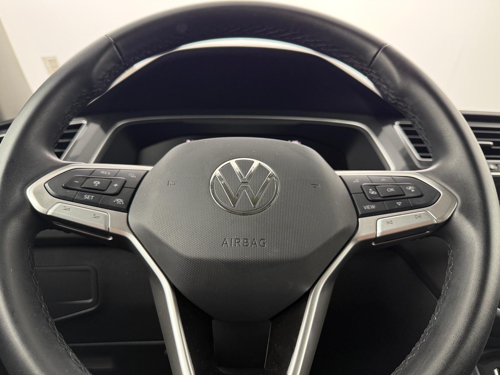 Thumbnail: 2024 Volkswagen Tiguan - 4