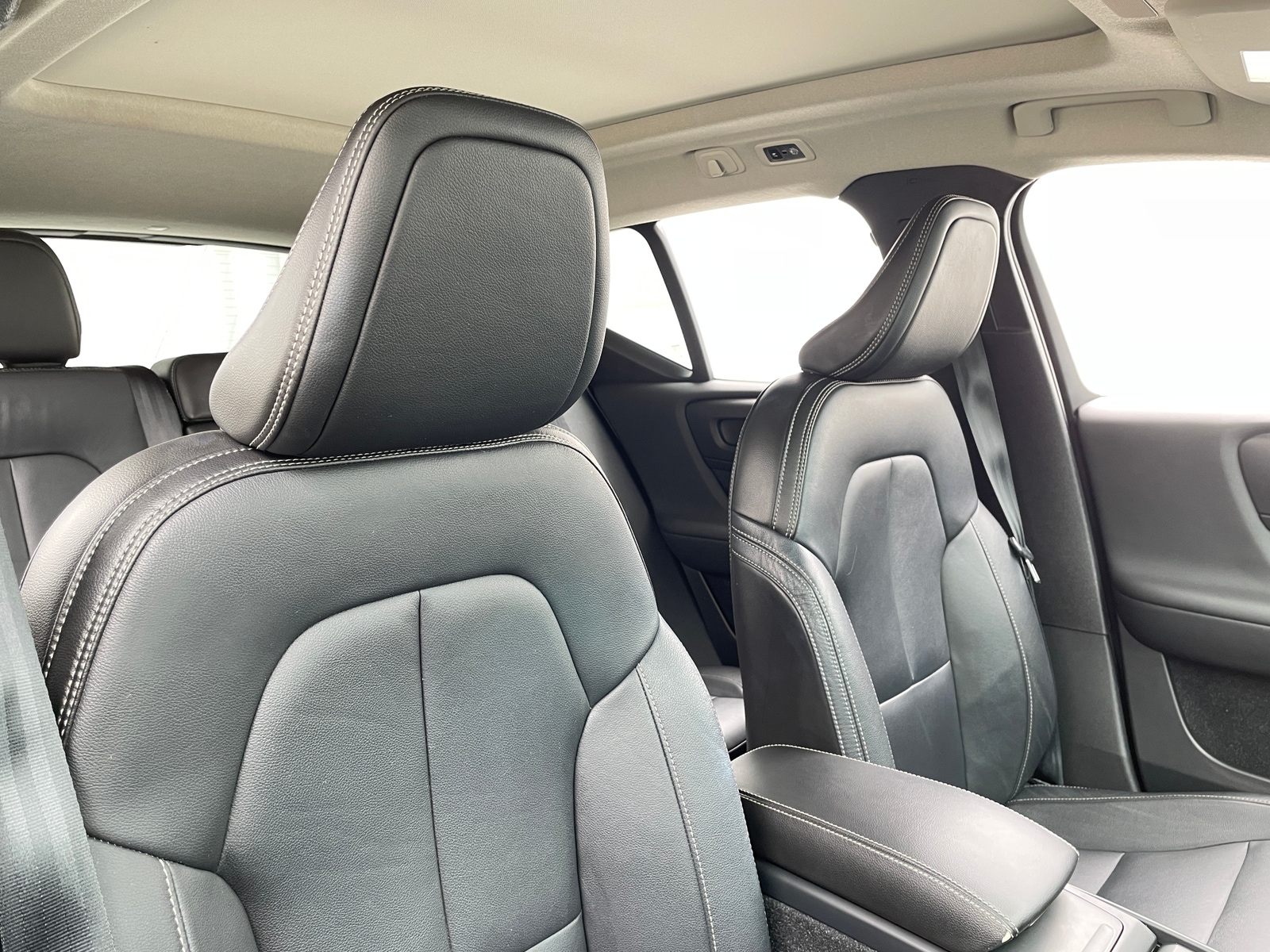 Thumbnail: 2019 Volvo XC40 - 2