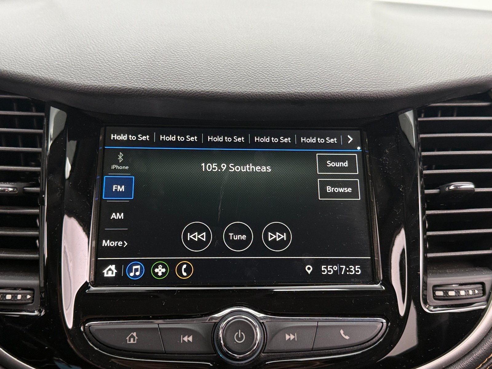 Thumbnail: 2019 Chevrolet Trax - 4