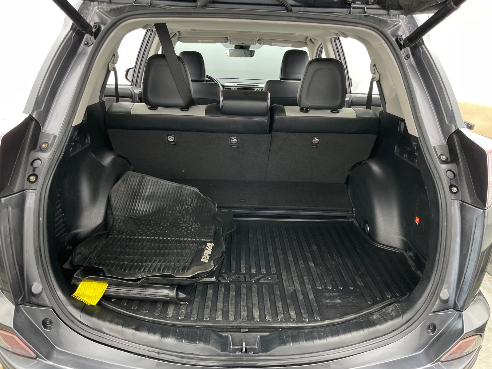 Thumbnail: 2018 Toyota RAV4 - 6