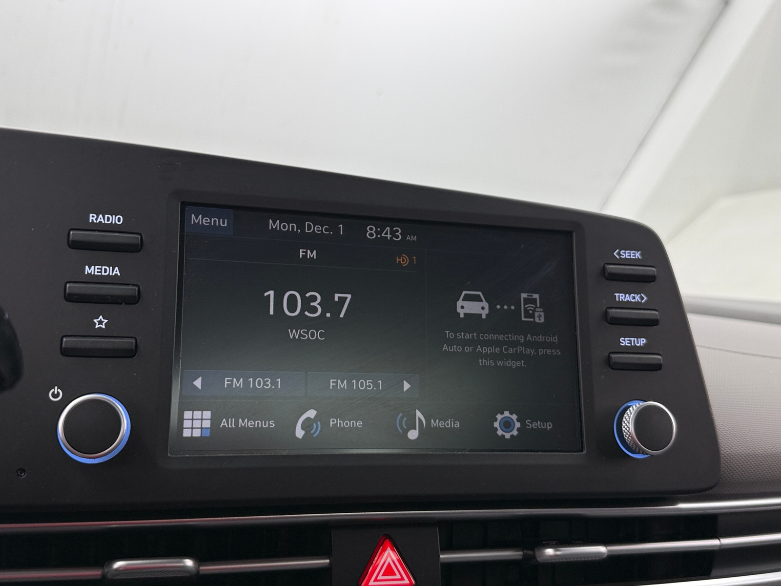 Thumbnail: 2024 Hyundai Elantra - 4