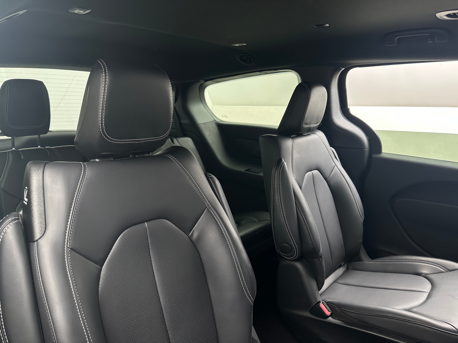 Thumbnail: 2023 Chrysler Pacifica - 6