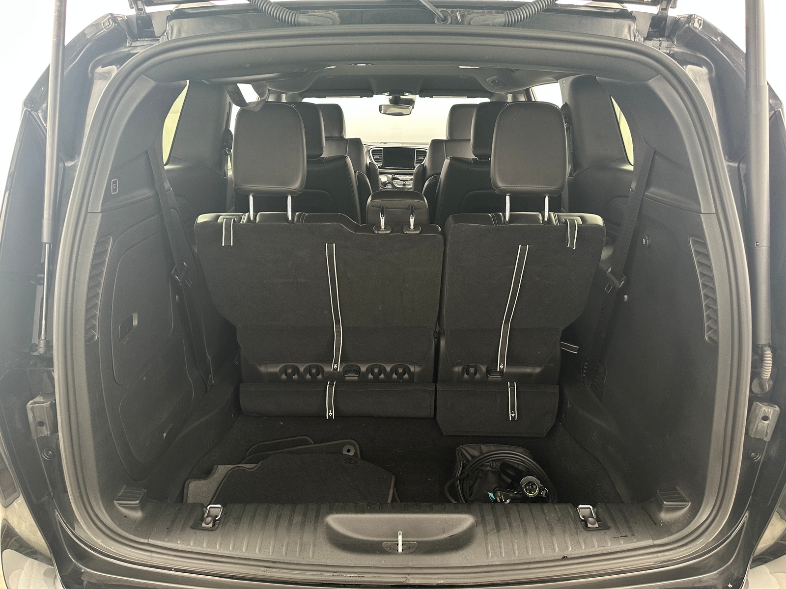 Thumbnail: 2023 Chrysler Pacifica - 7