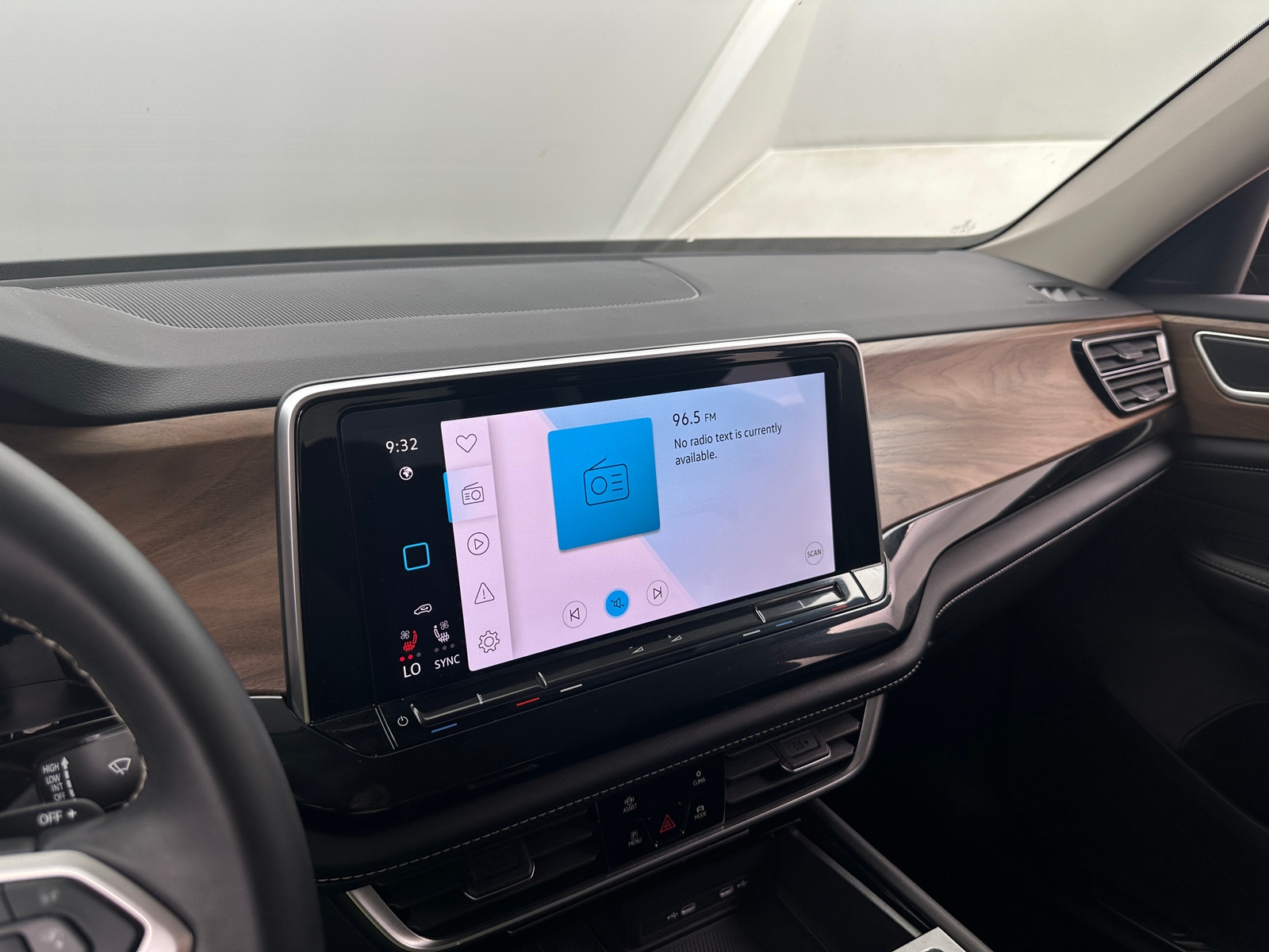 Thumbnail: 2025 Volkswagen Atlas - 3