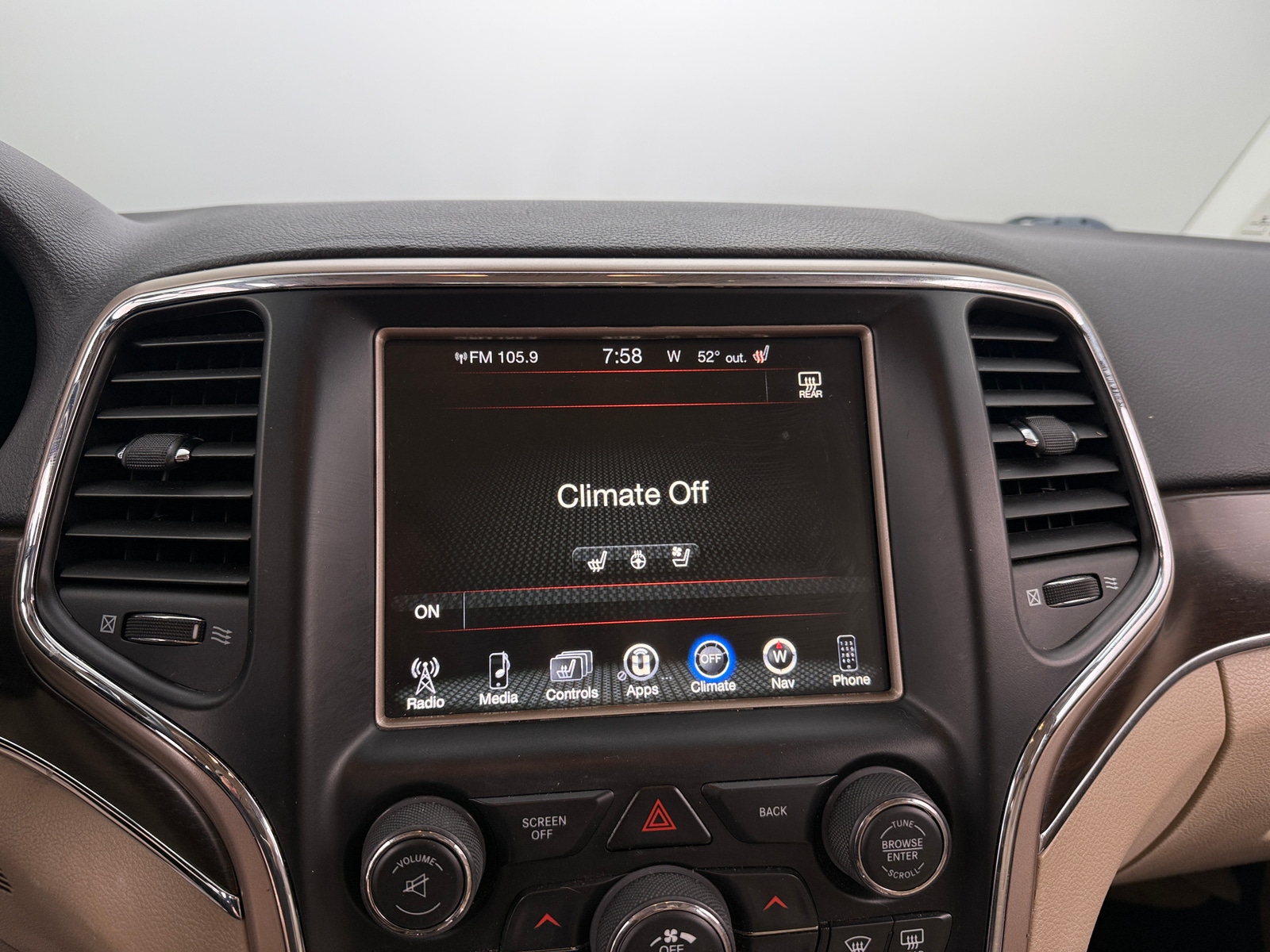 Thumbnail: 2017 Jeep Grand Cherokee - 3