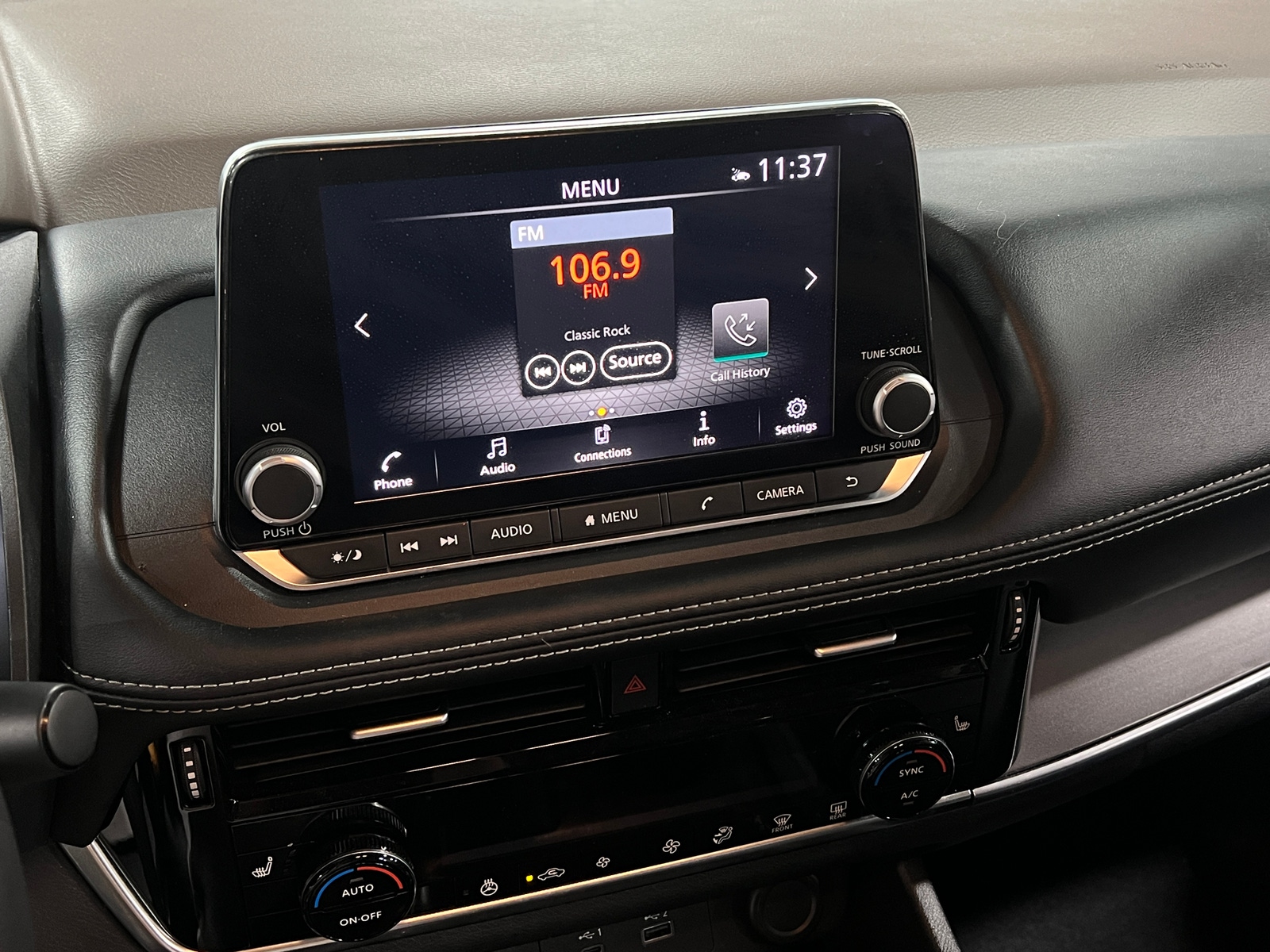 Thumbnail: 2022 Nissan Rogue - 3