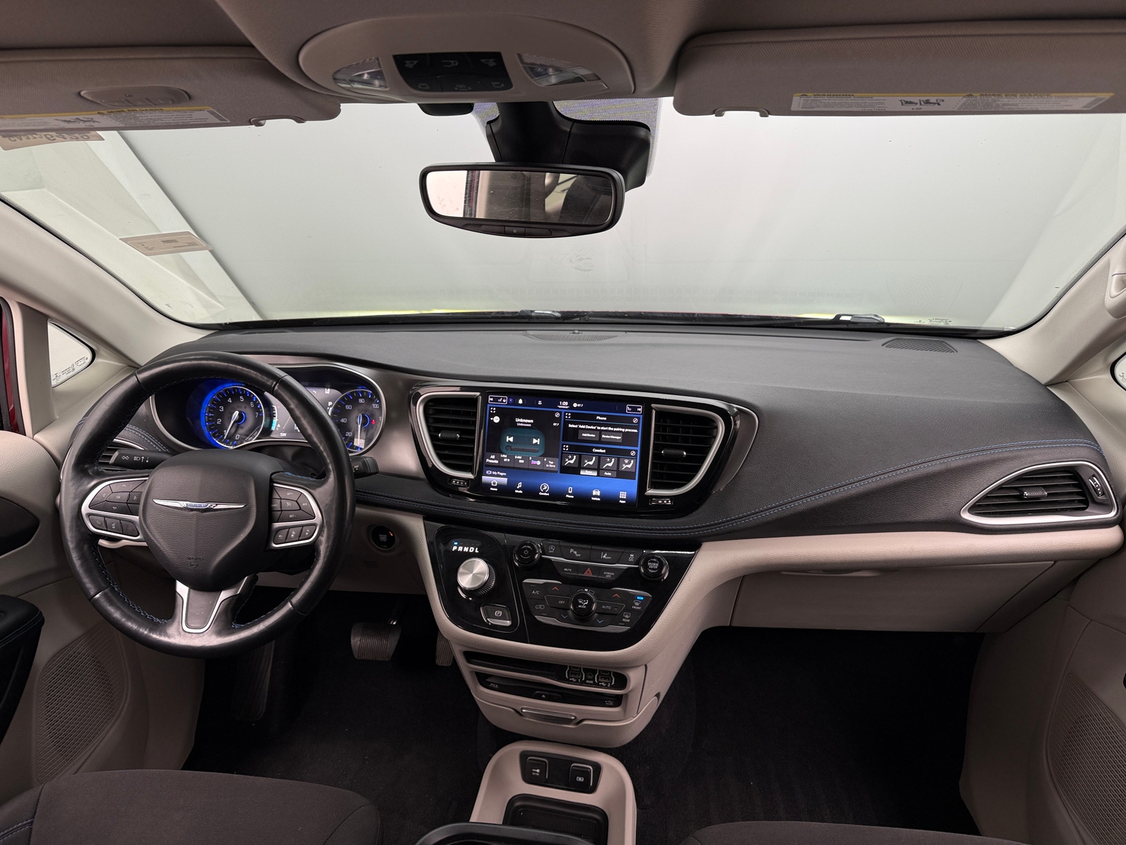 Thumbnail: 2021 Chrysler Pacifica - 3