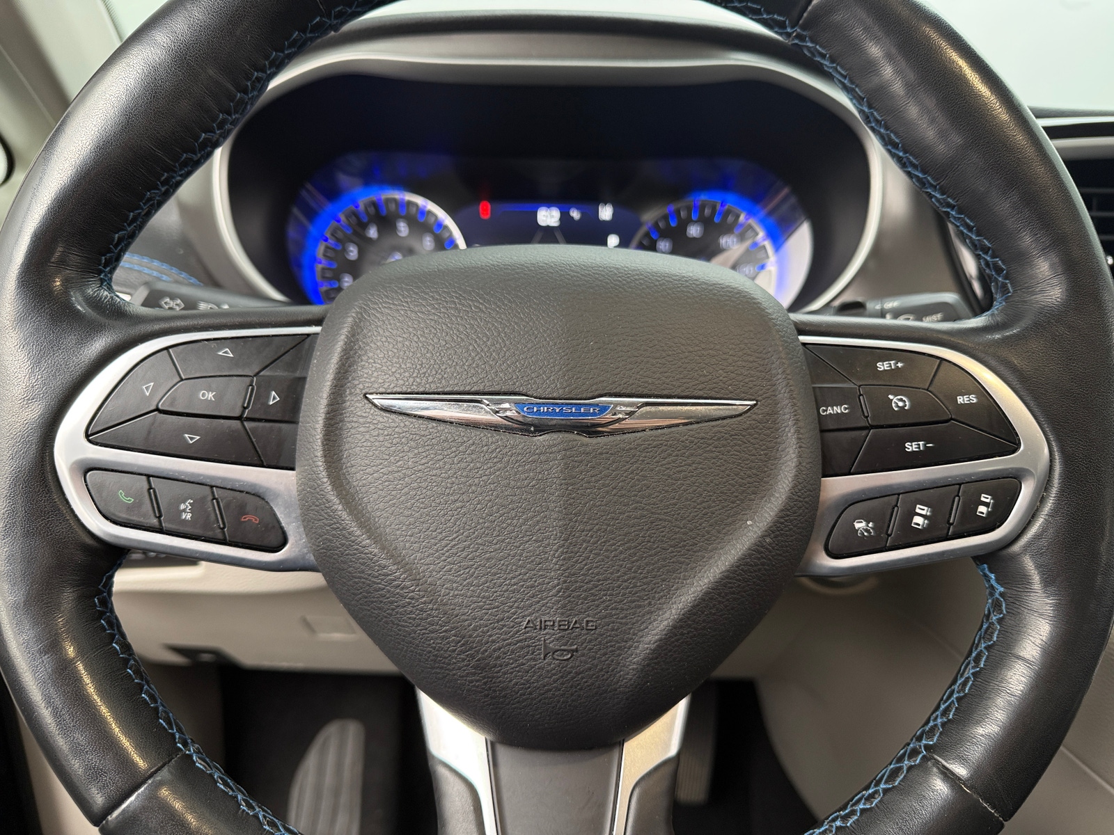 Thumbnail: 2021 Chrysler Pacifica - 5