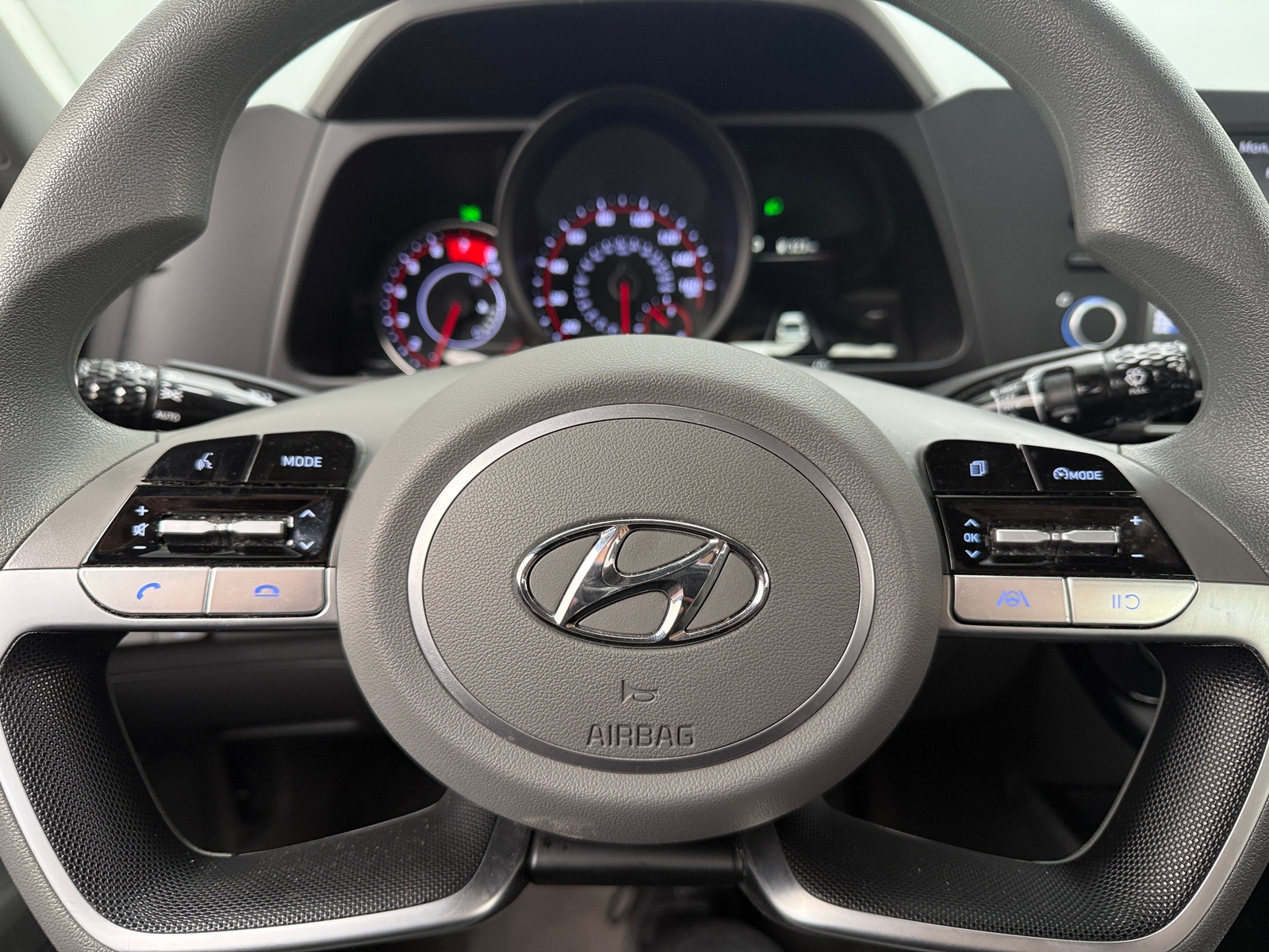 Thumbnail: 2022 Hyundai Elantra - 5