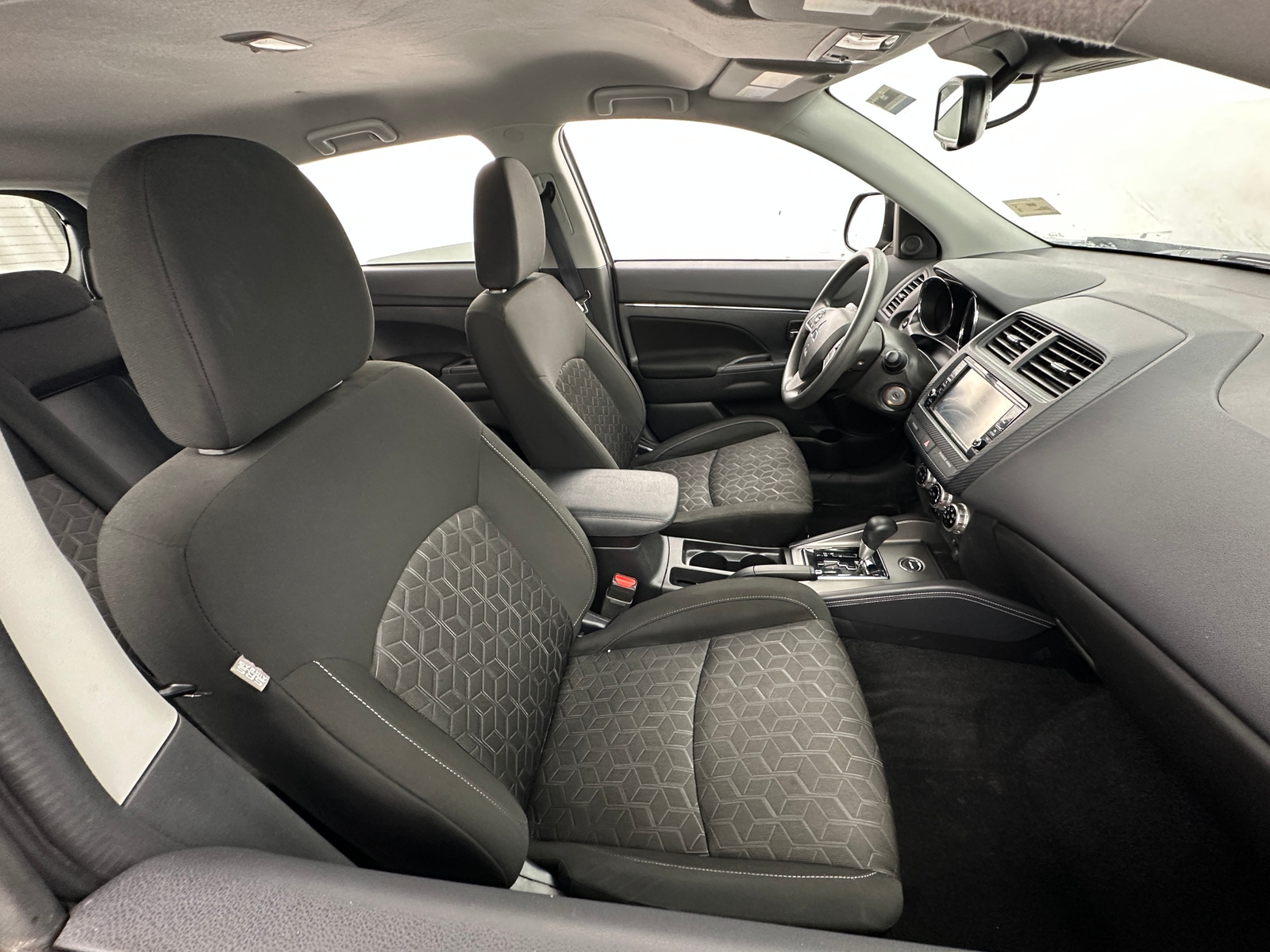 Thumbnail: 2024 Mitsubishi Outlander Sport - 2