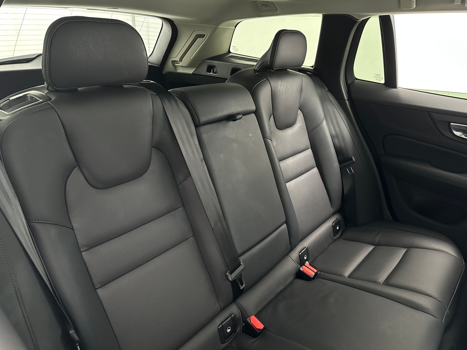 Thumbnail: 2025 Volvo V60 - 5