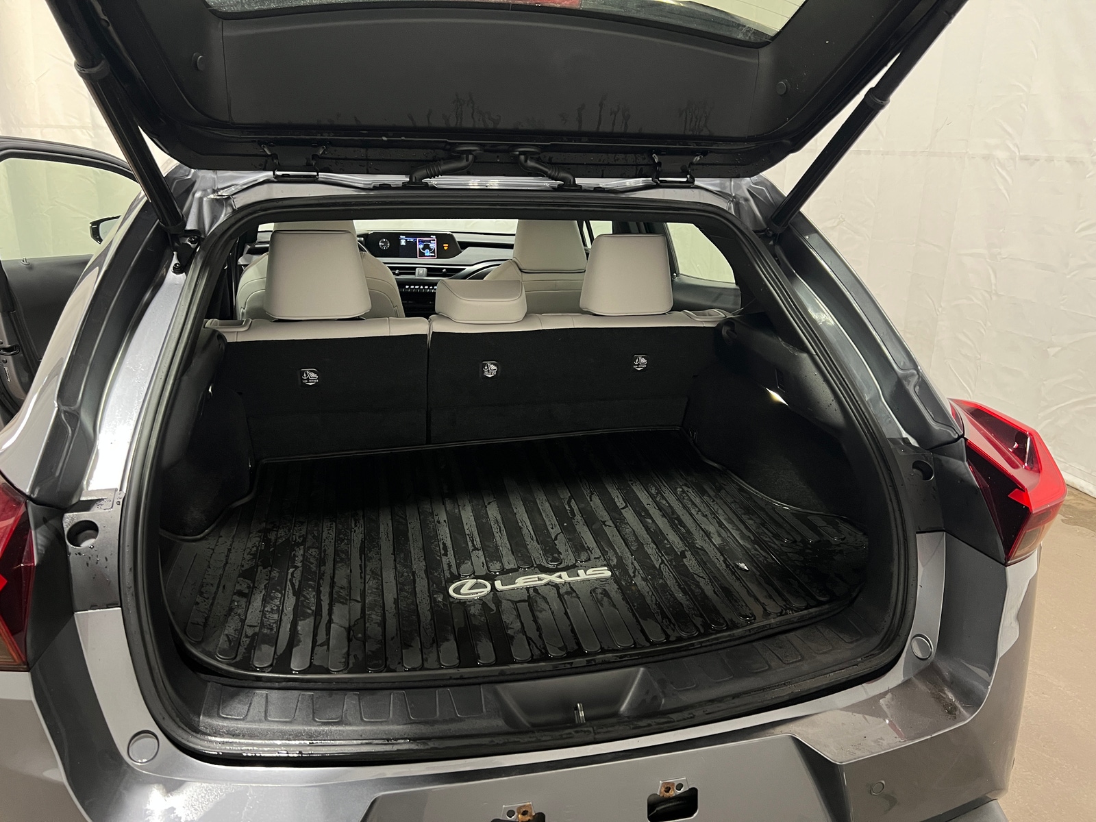 Thumbnail: 2020 Lexus UX - 6