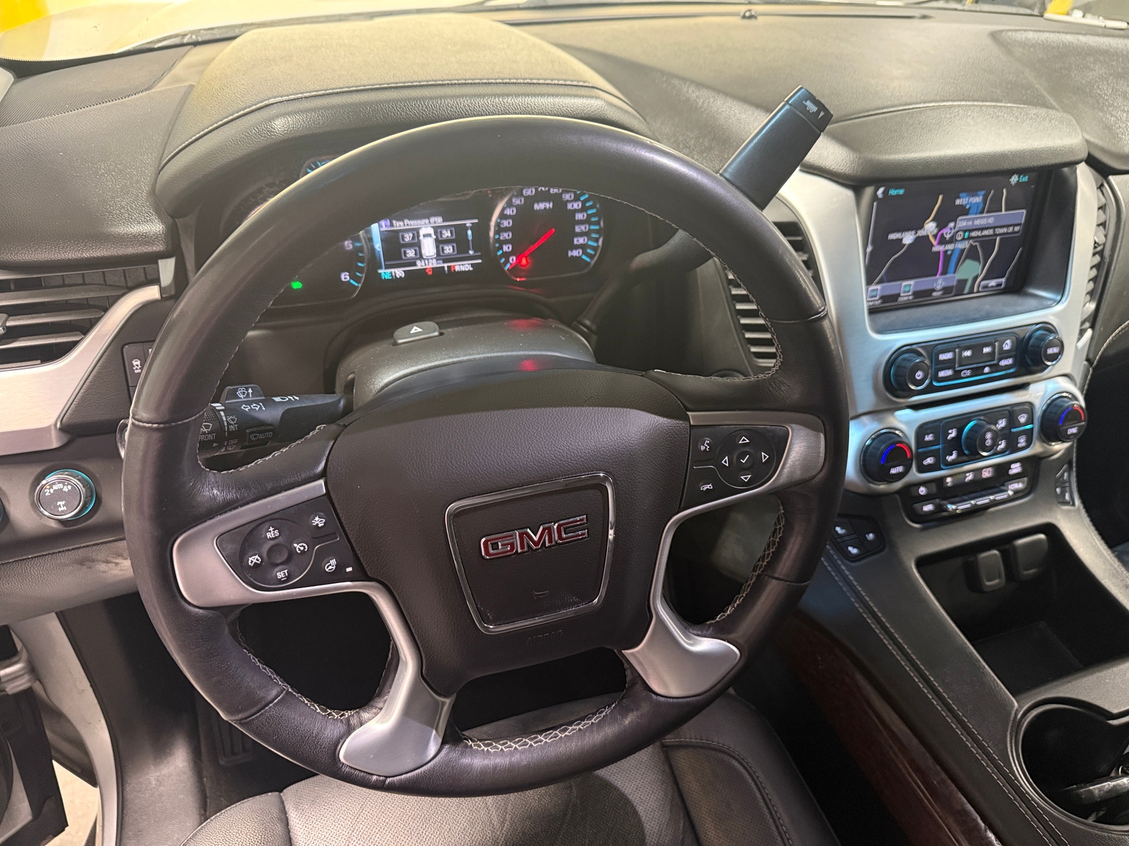Thumbnail: 2018 GMC Yukon XL - 4