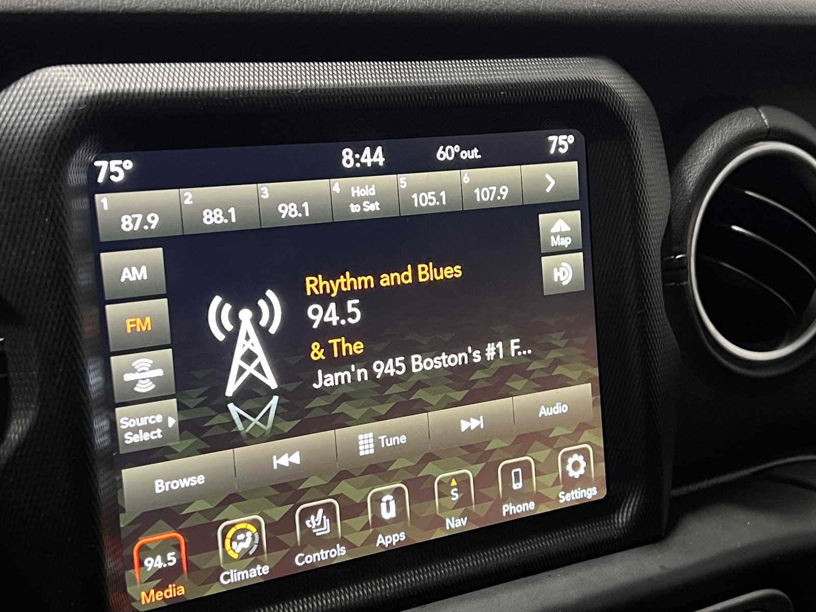 Thumbnail: 2022 Jeep Gladiator - 3