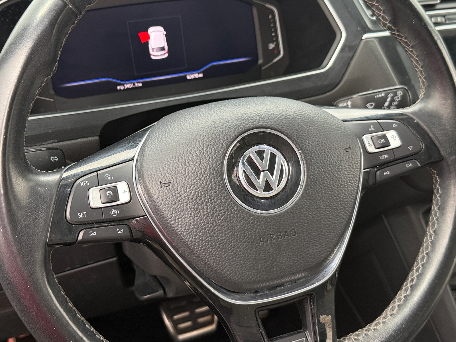 Thumbnail: 2019 Volkswagen Tiguan - 4