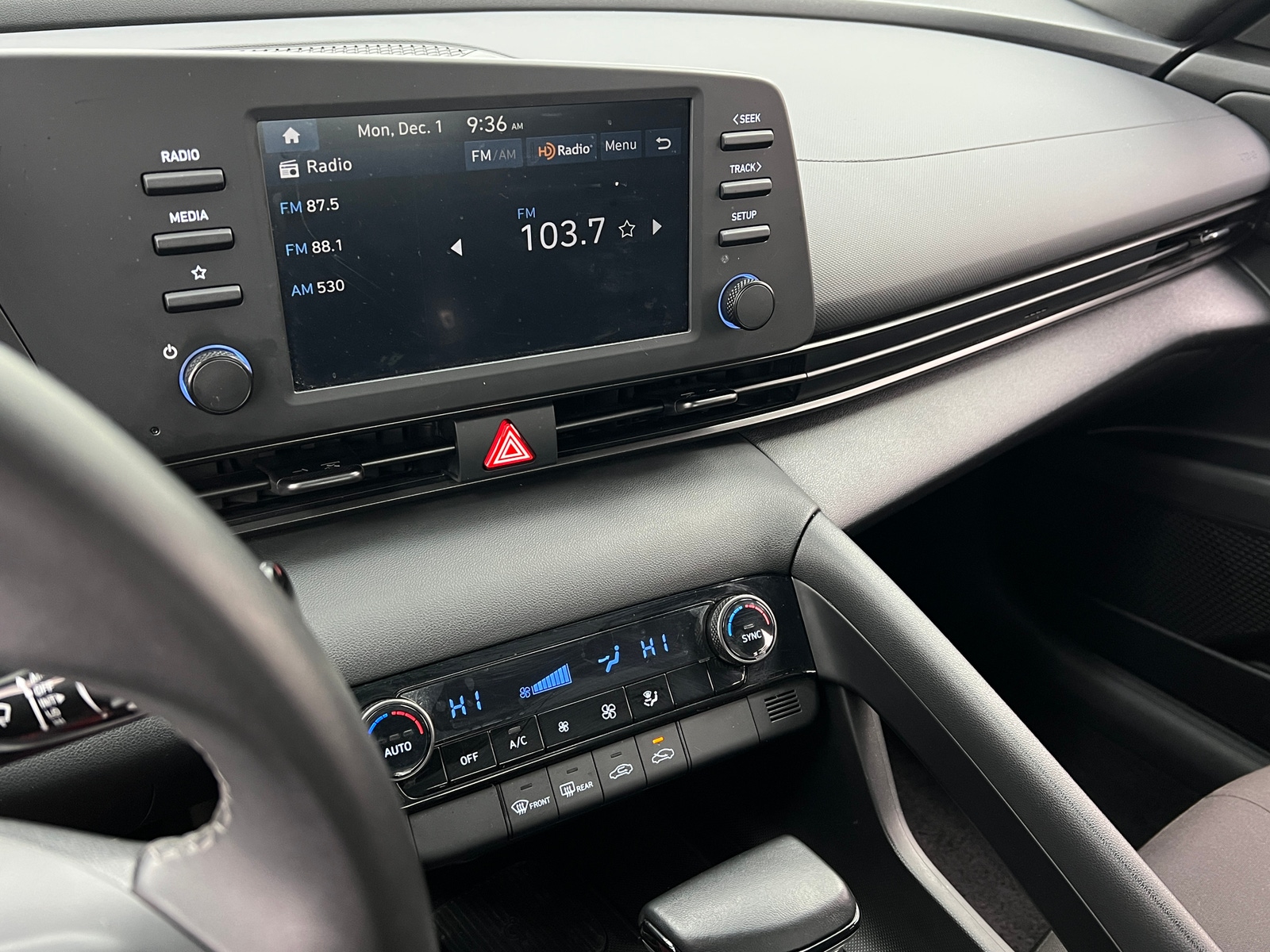 Thumbnail: 2025 Hyundai Elantra - 4