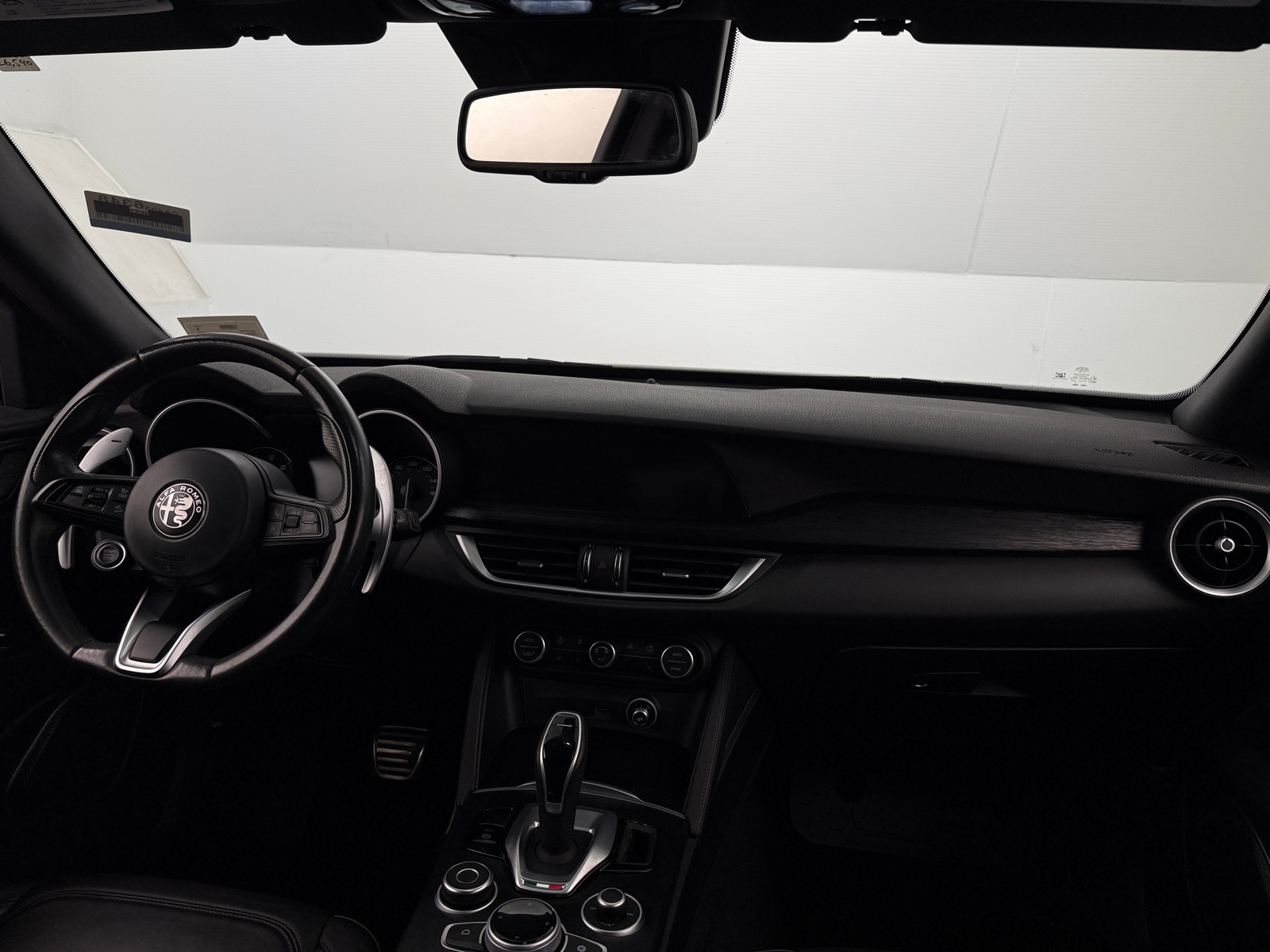 Thumbnail: 2022 Alfa Romeo Stelvio - 2