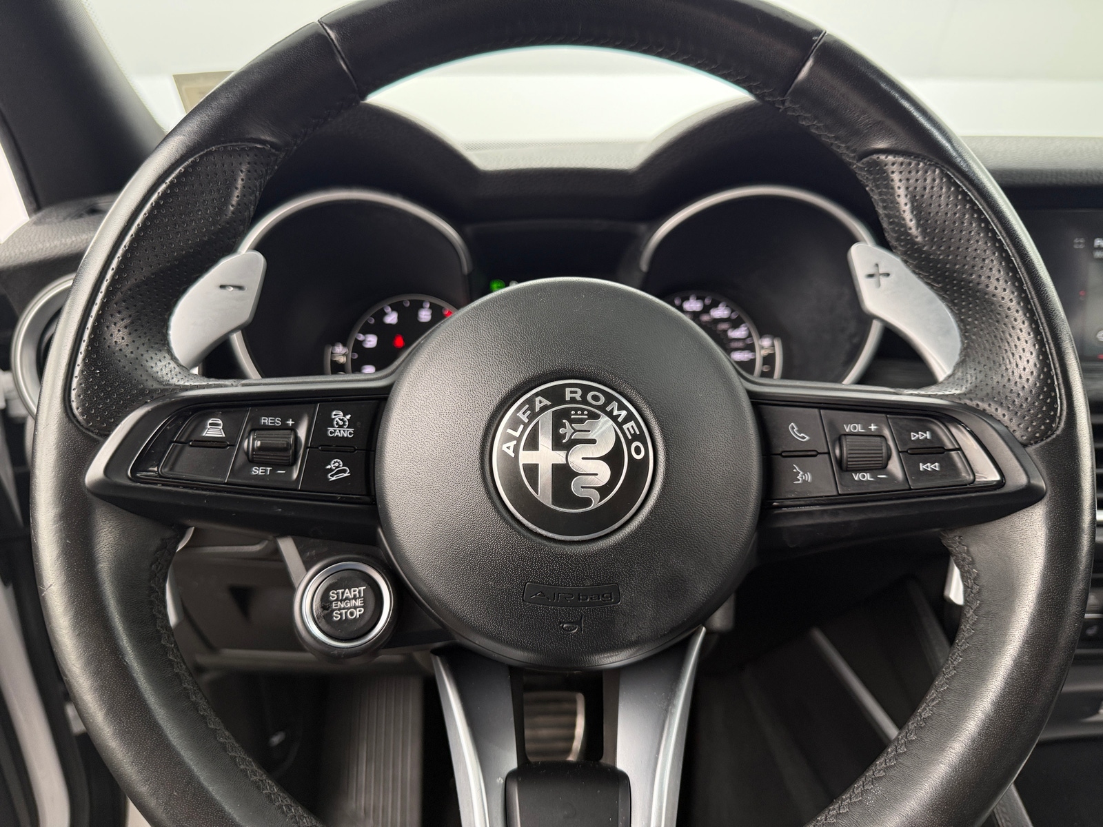 Thumbnail: 2022 Alfa Romeo Stelvio - 4