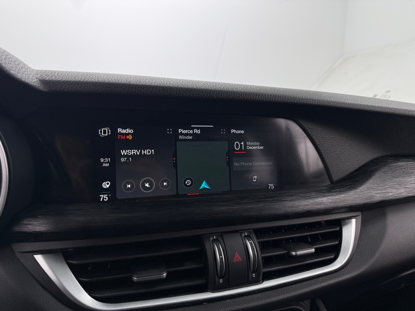 Thumbnail: 2022 Alfa Romeo Stelvio - 3