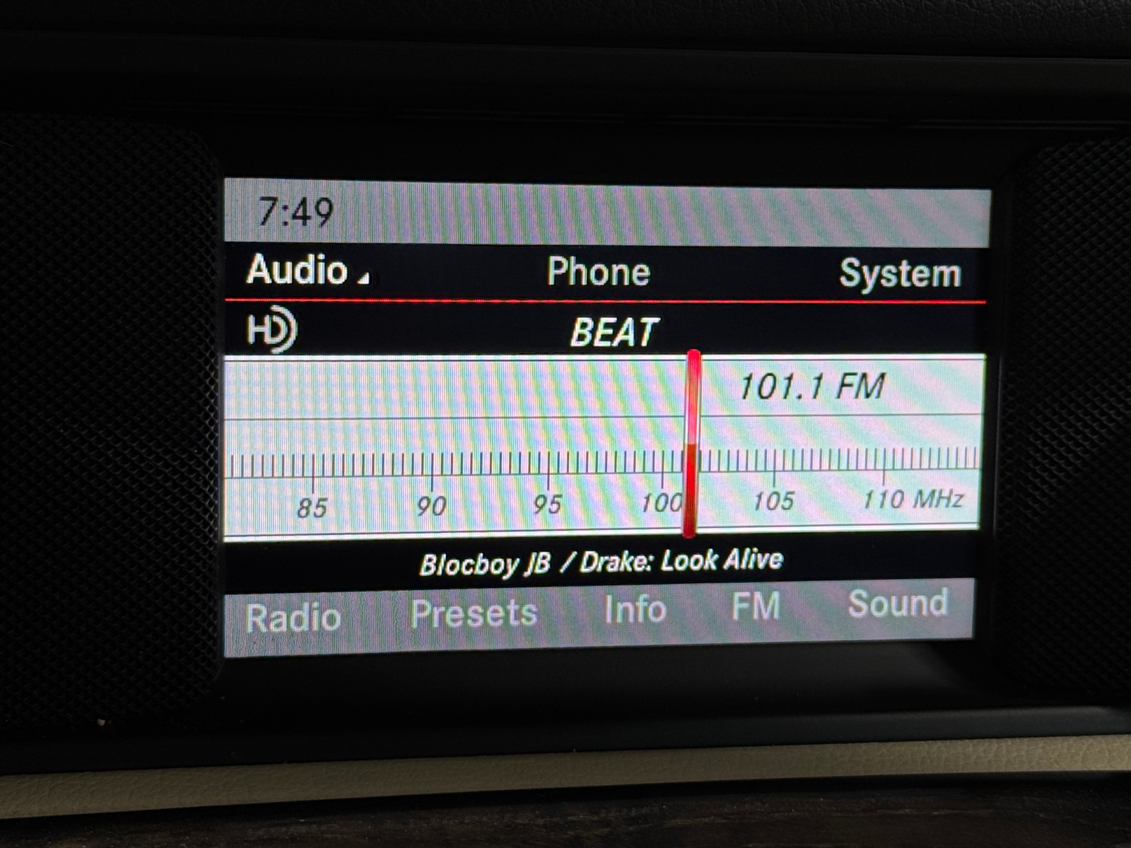 Thumbnail: 2013 Mercedes-Benz SLK - 3