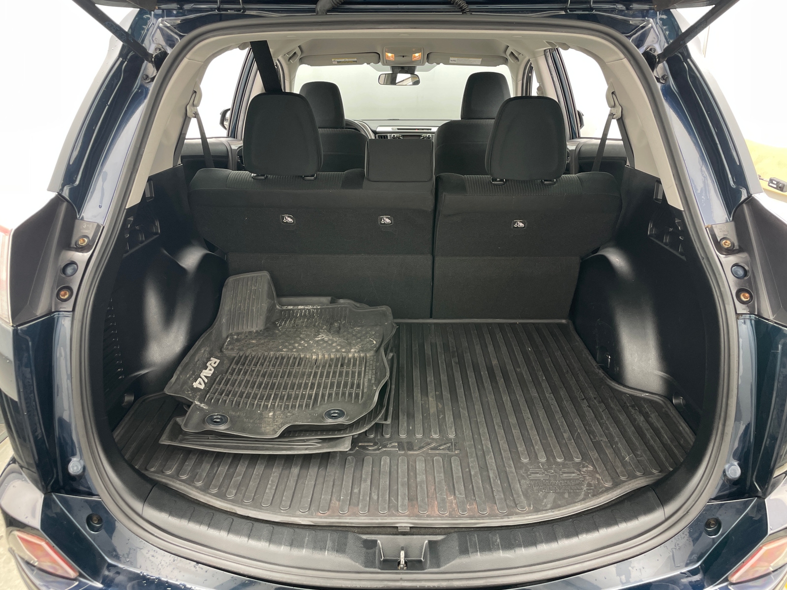 Thumbnail: 2018 Toyota RAV4 - 7