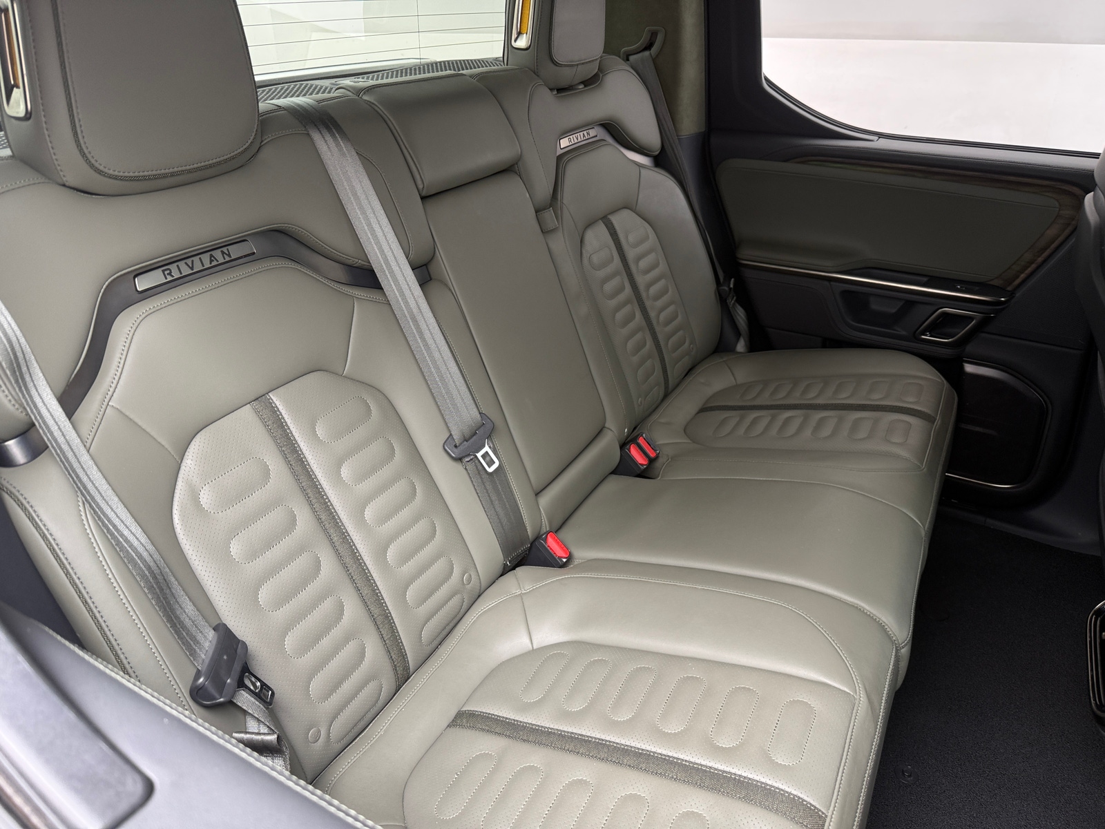 Thumbnail: 2022 Rivian R1T - 5