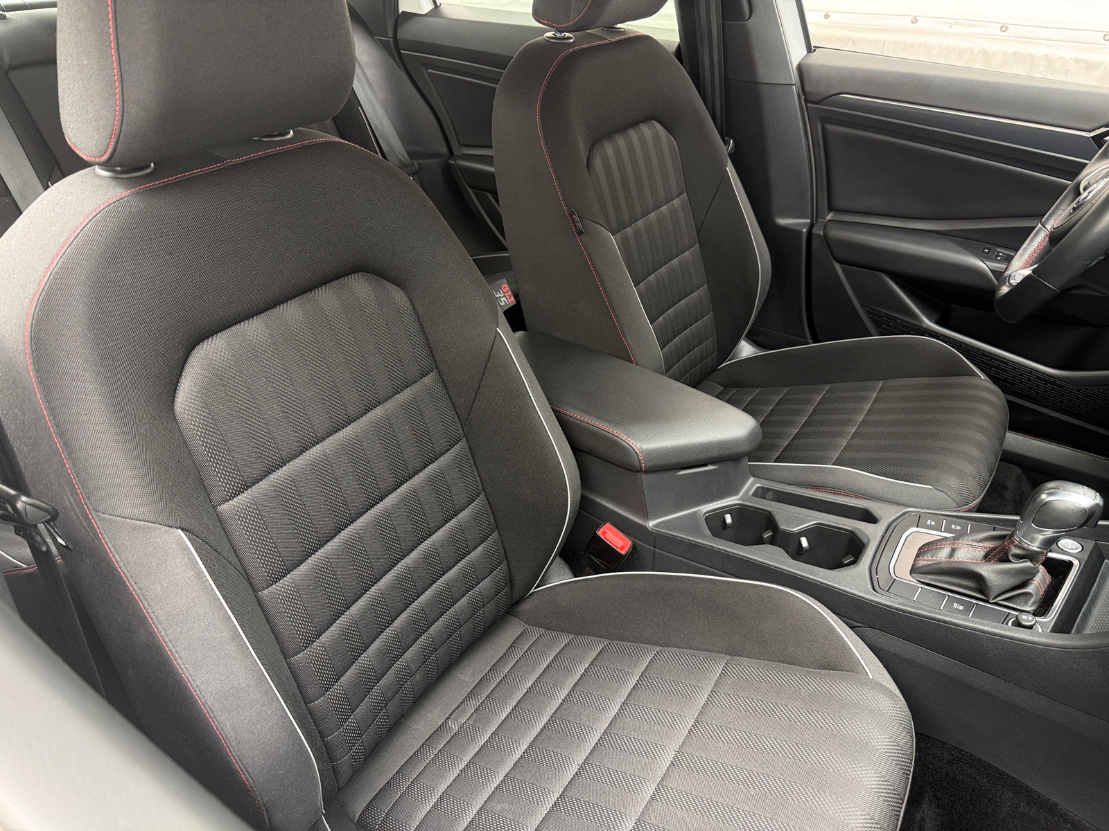 Thumbnail: 2019 Volkswagen Jetta - 2