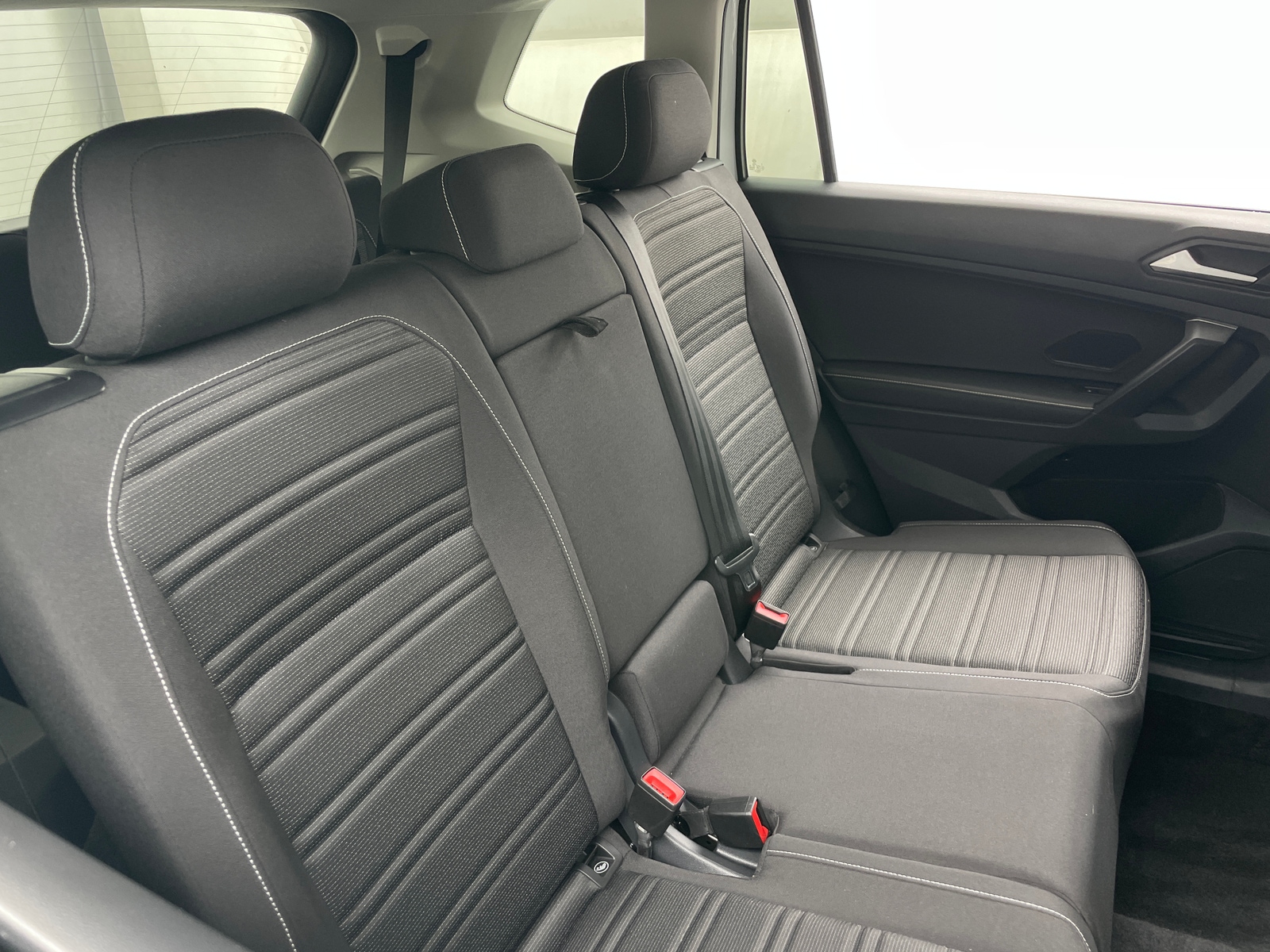 Thumbnail: 2023 Volkswagen Tiguan - 6