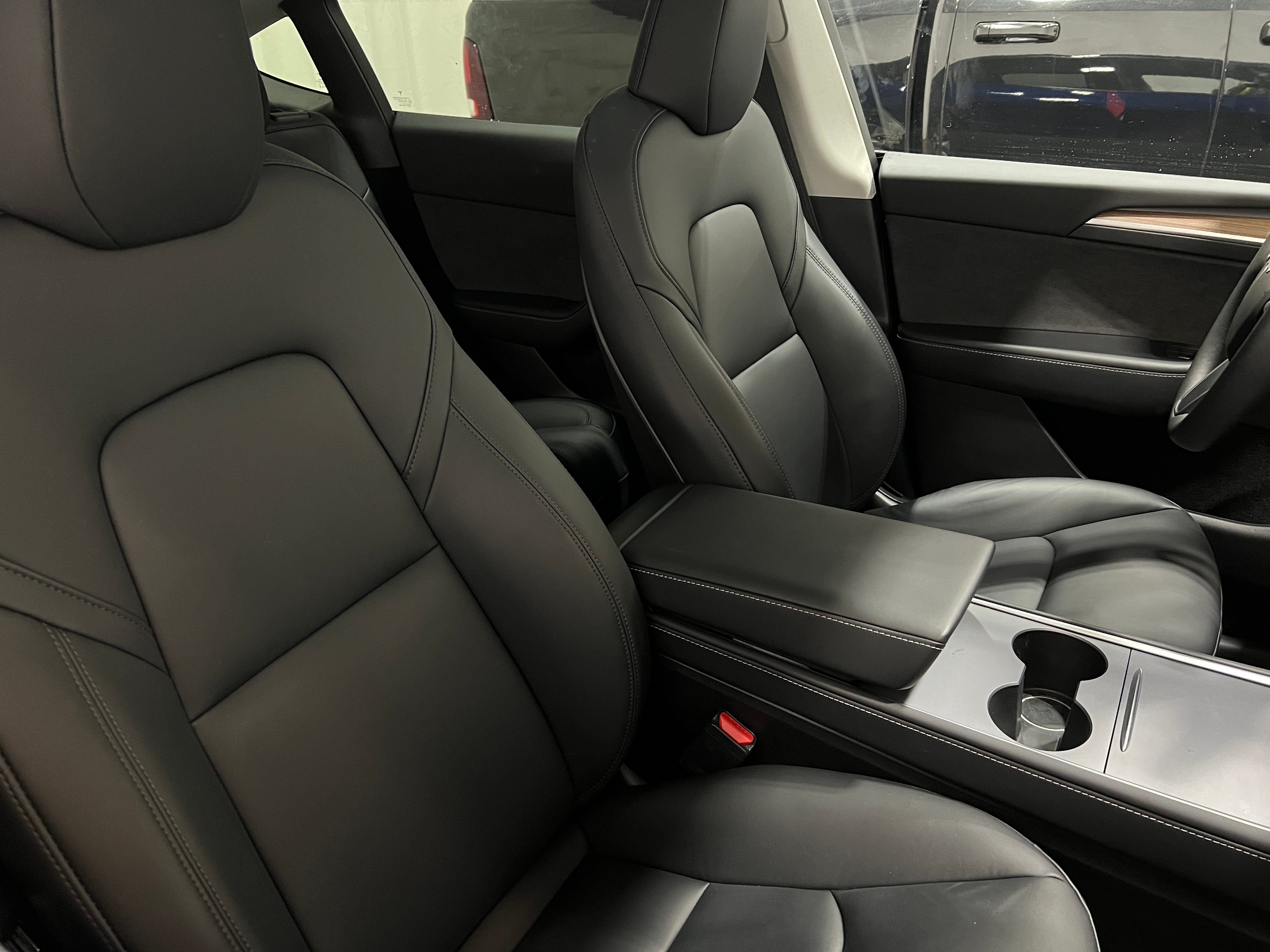 Used 2023 Tesla Model Y Long Range with VIN 7SAYGDEEXPA077061 for sale in Oak Creek, WI