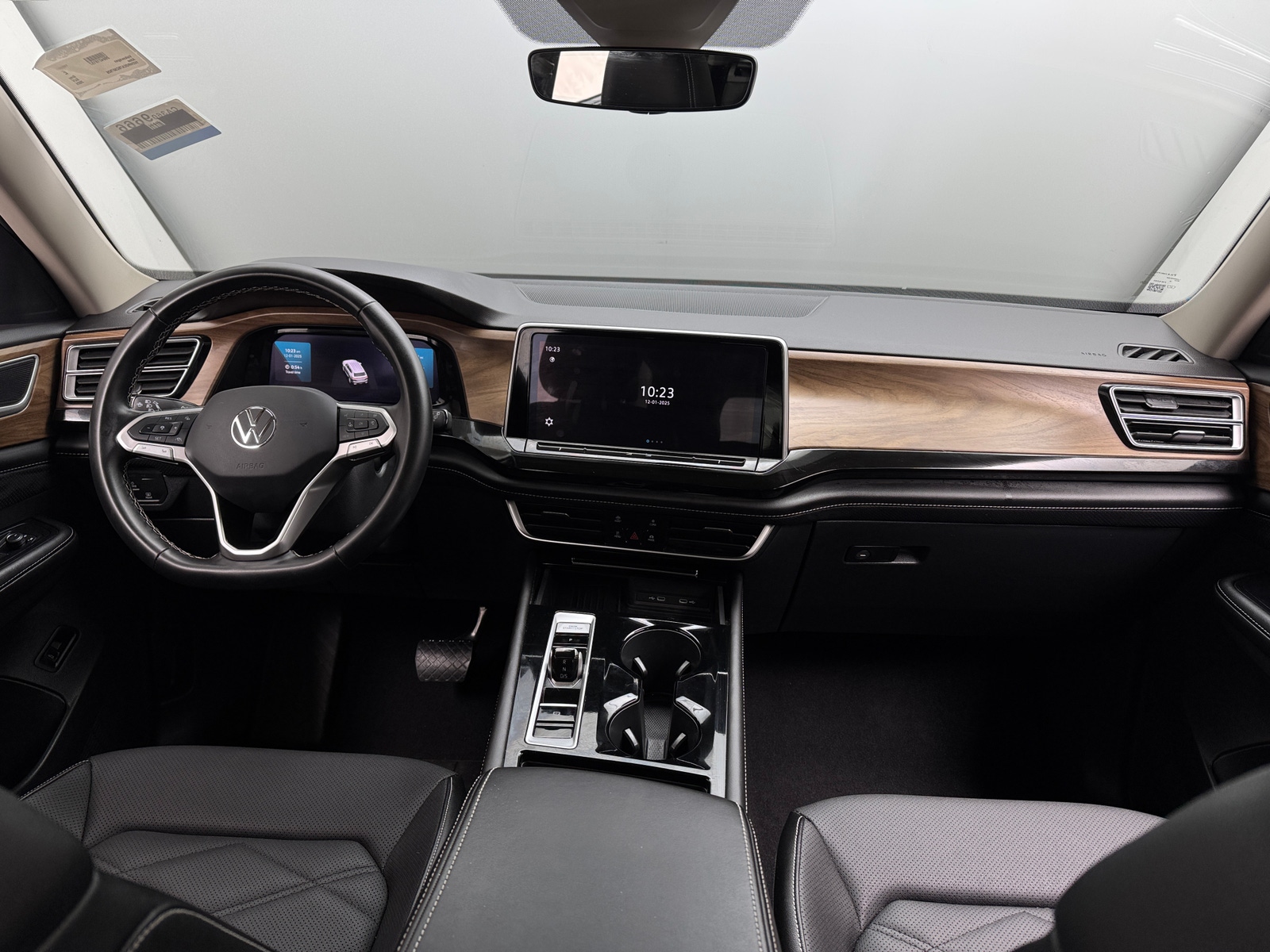 Thumbnail: 2025 Volkswagen Atlas - 2