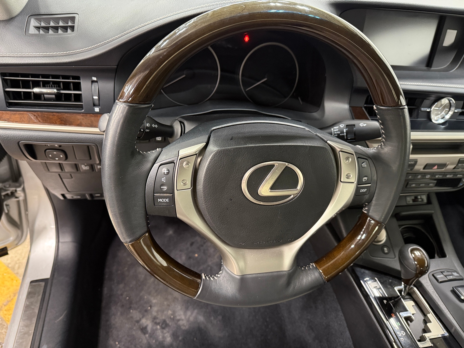 Thumbnail: 2014 Lexus ES - 4