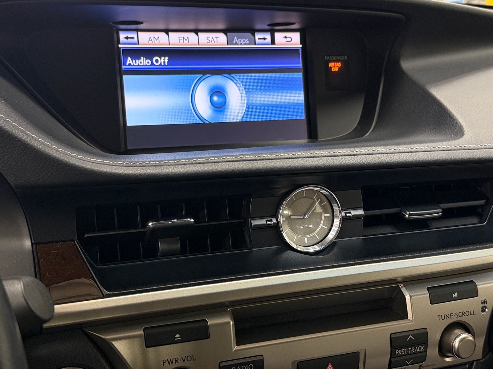 Thumbnail: 2014 Lexus ES - 3