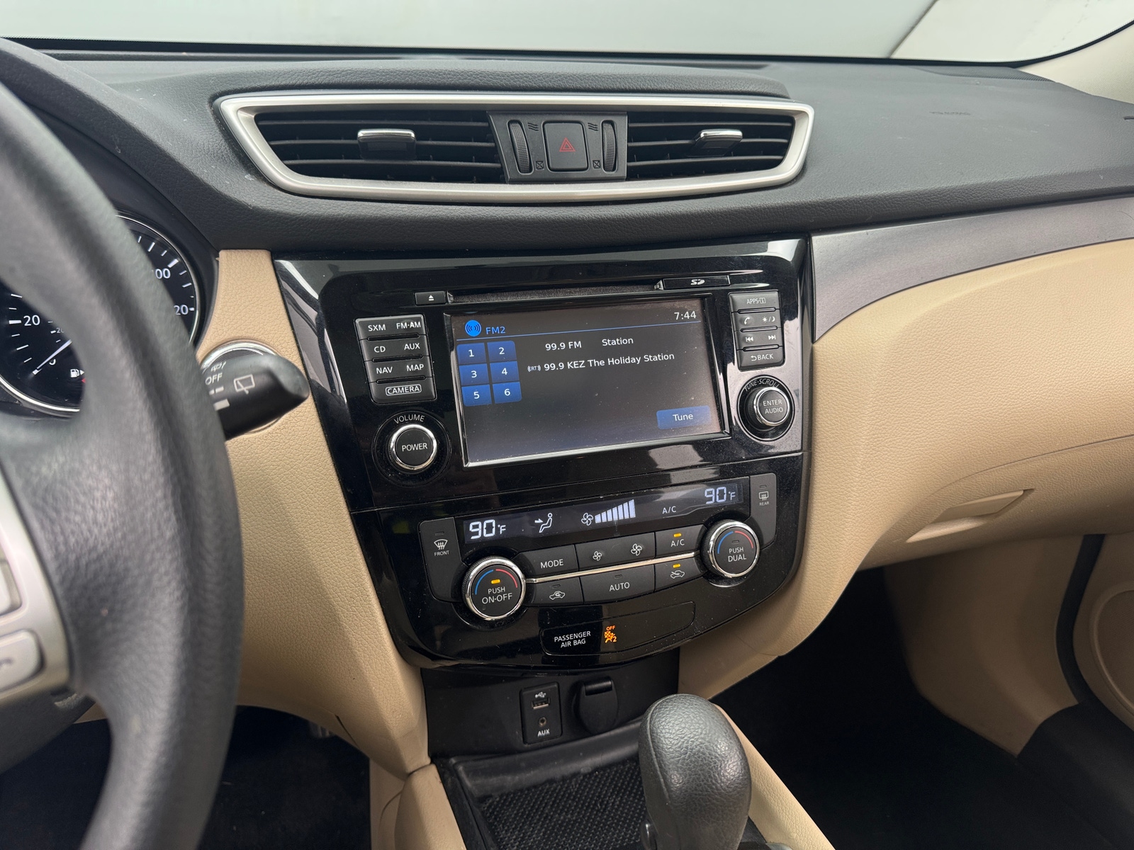 Thumbnail: 2016 Nissan Rogue - 4