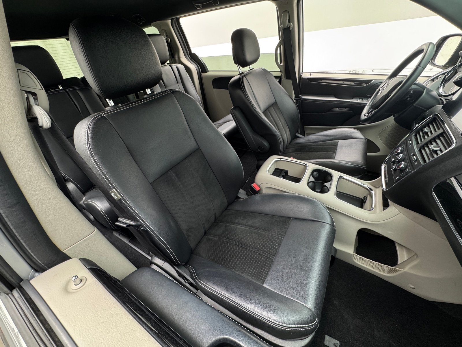 Thumbnail: 2014 Dodge Grand Caravan - 2